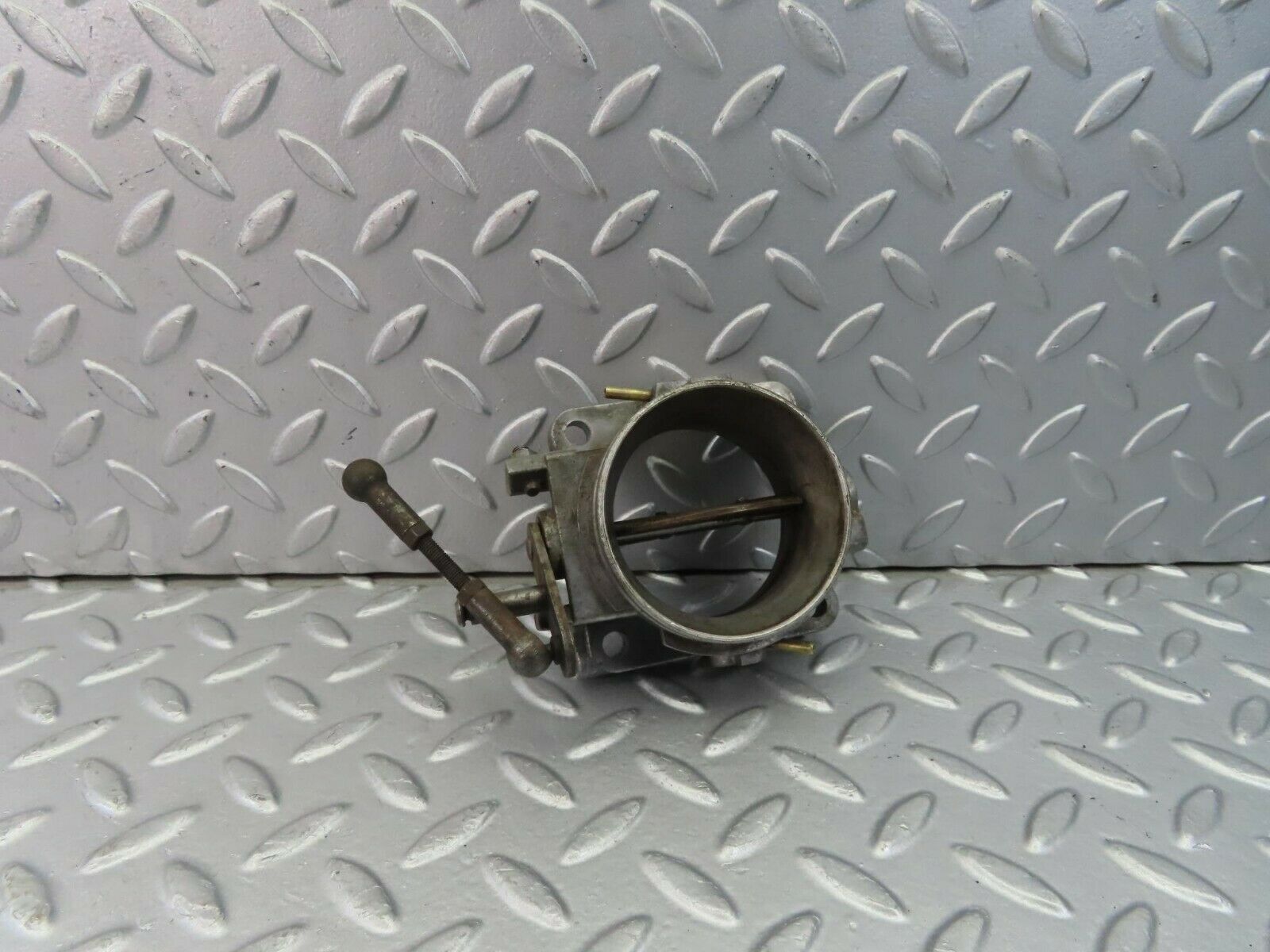 8940 Mercedes-Benz W123 Throttle Body