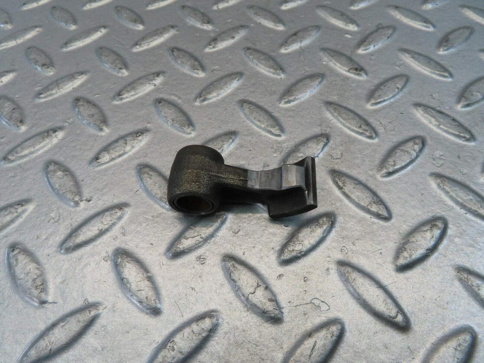 10979 Mercedes-Benz W115 220D Rocker Arm