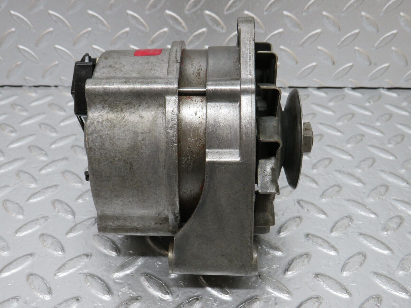 0773 Mercedes-Benz C107 350SLC Alternator Generator Bosch 0120489506