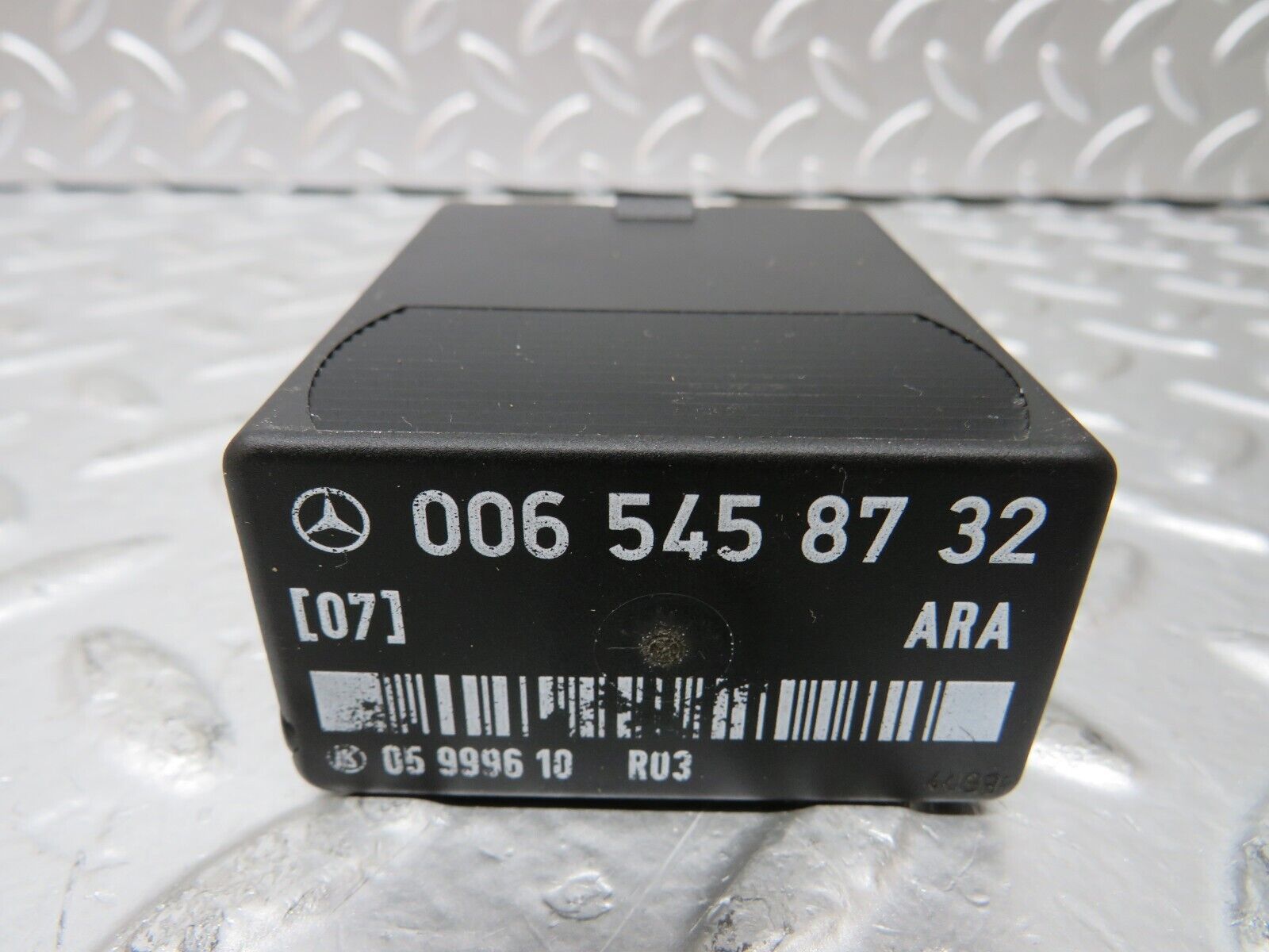 25323 Mercedes-Benz W201 190D Fuel Pump Relay 0065458732
