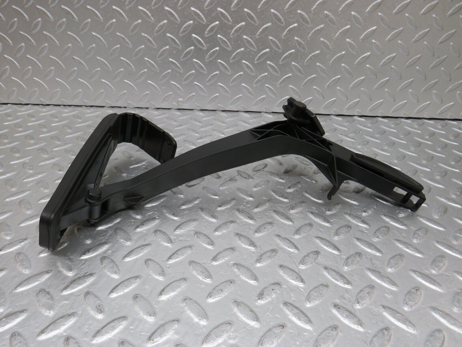 34811 Mercedes-Benz W210 320E Accelerator Pedal & Rubber 2103011820 2203010001