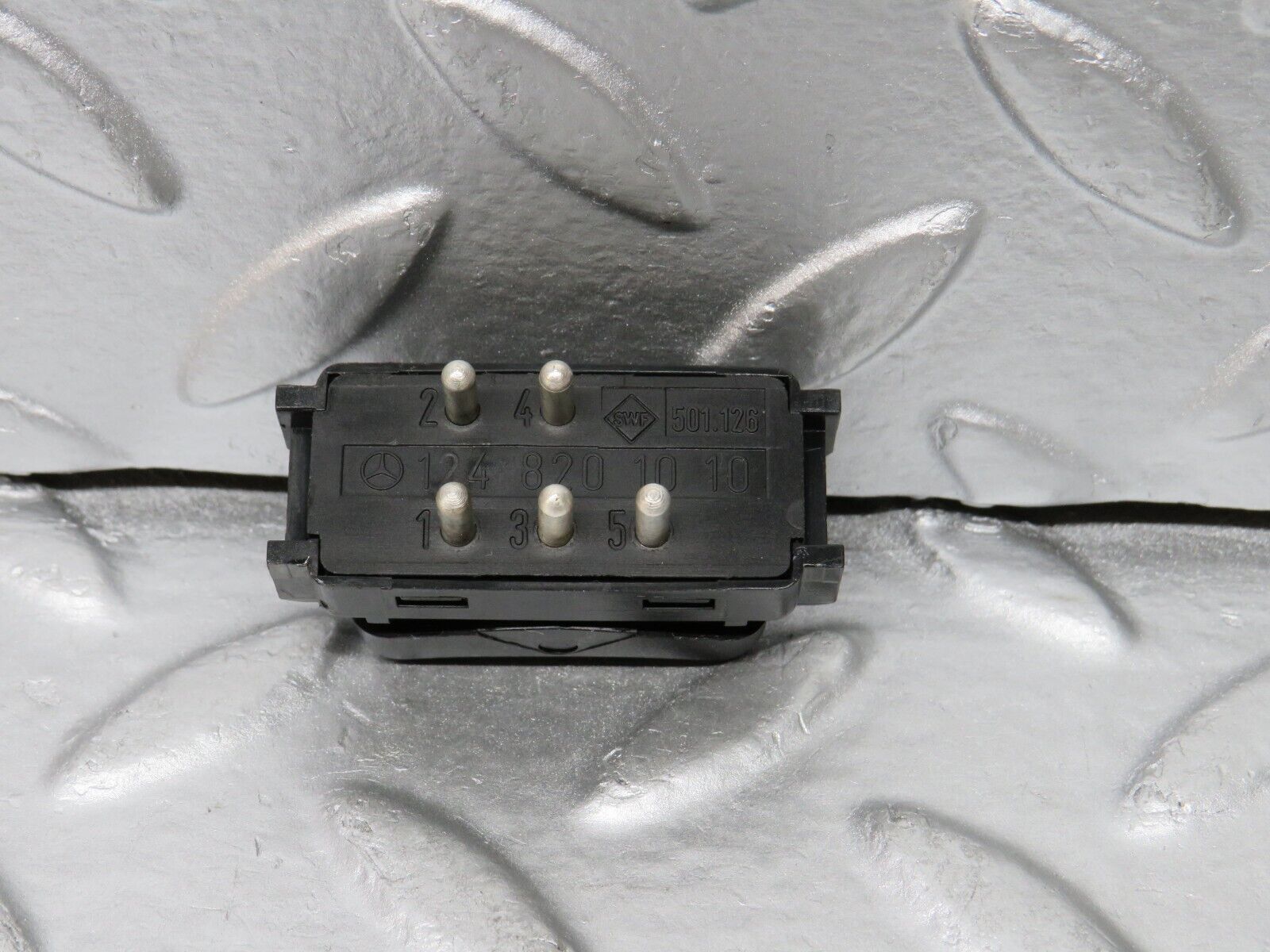 29542 Mercedes-Benz W124 230E Rear Windscreen Defroster Switch 1248201010