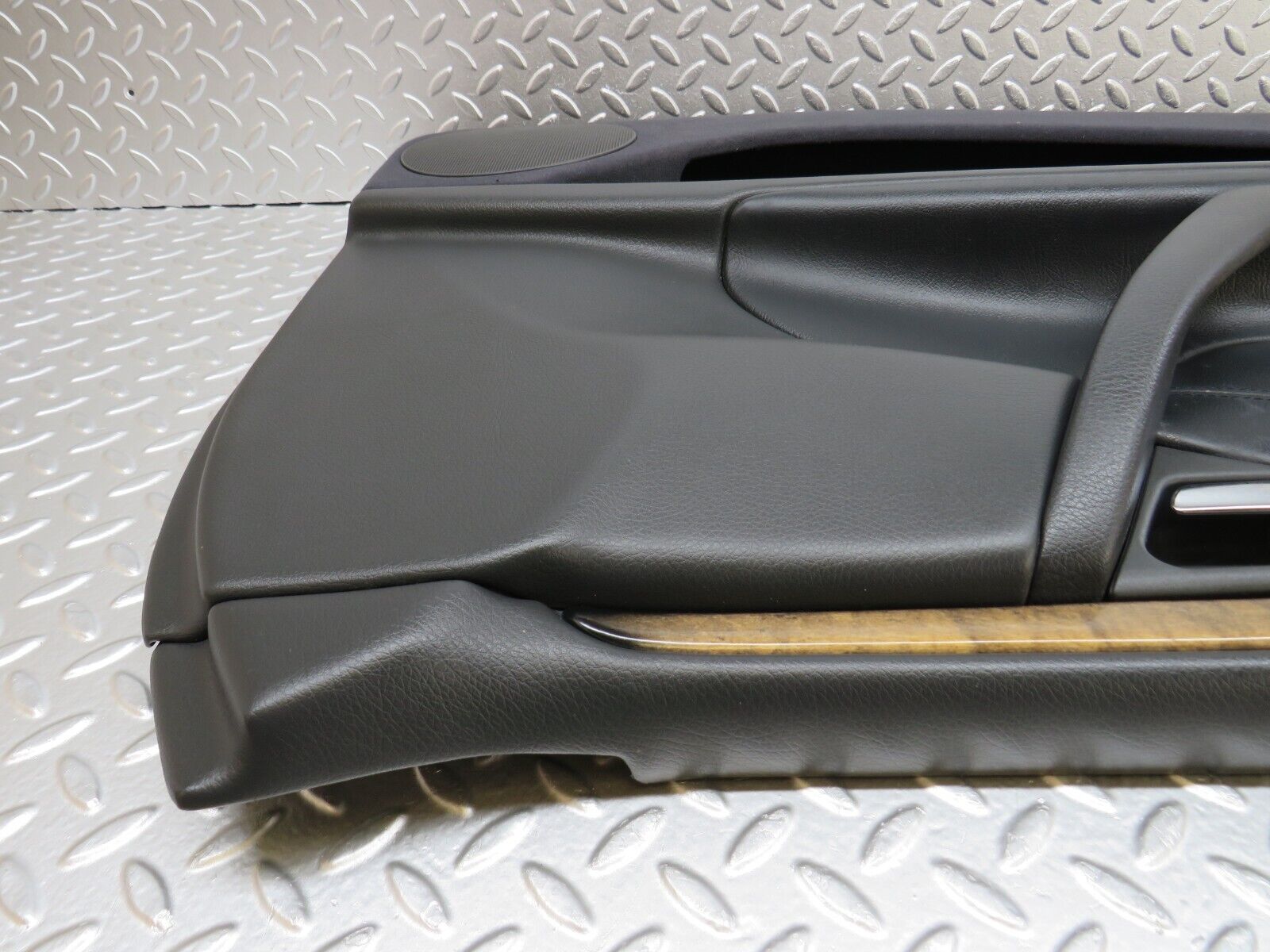 34731 Mercedes-Benz W210 320E Front Left Door Card 2107201551