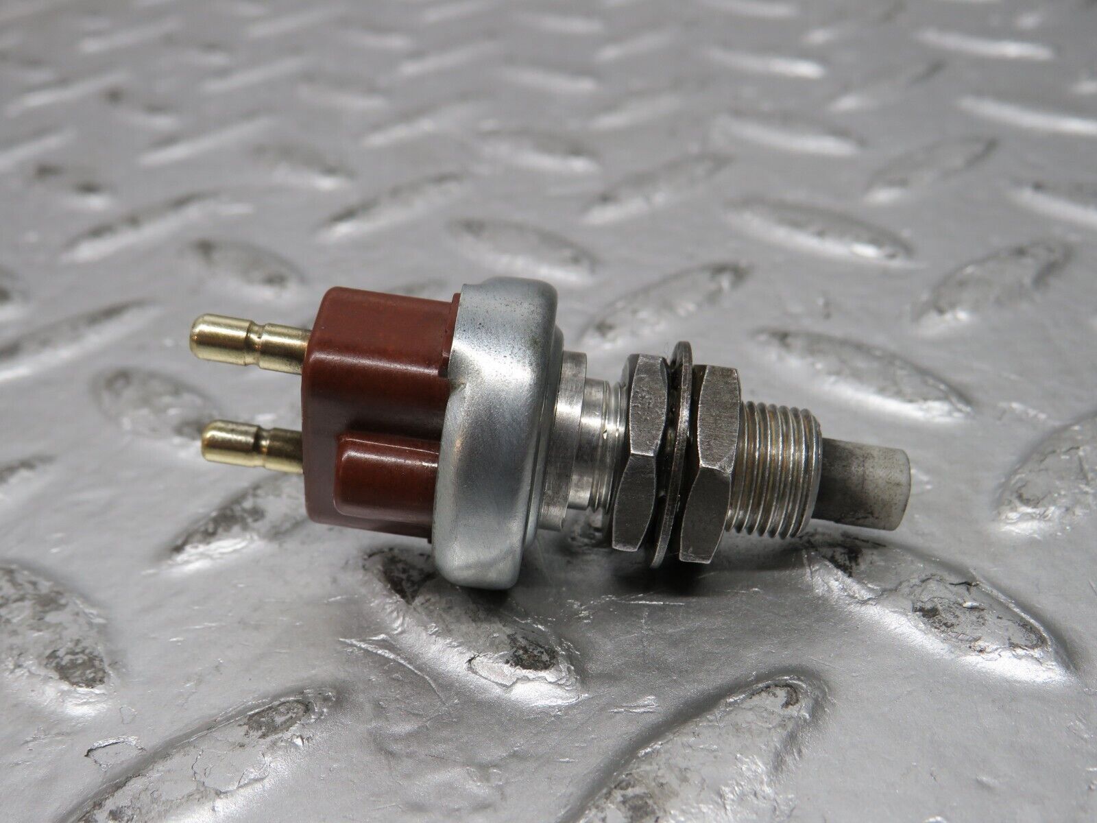 32043 Mercedes-Benz W123 230E Brake Light Contact Switch 190130