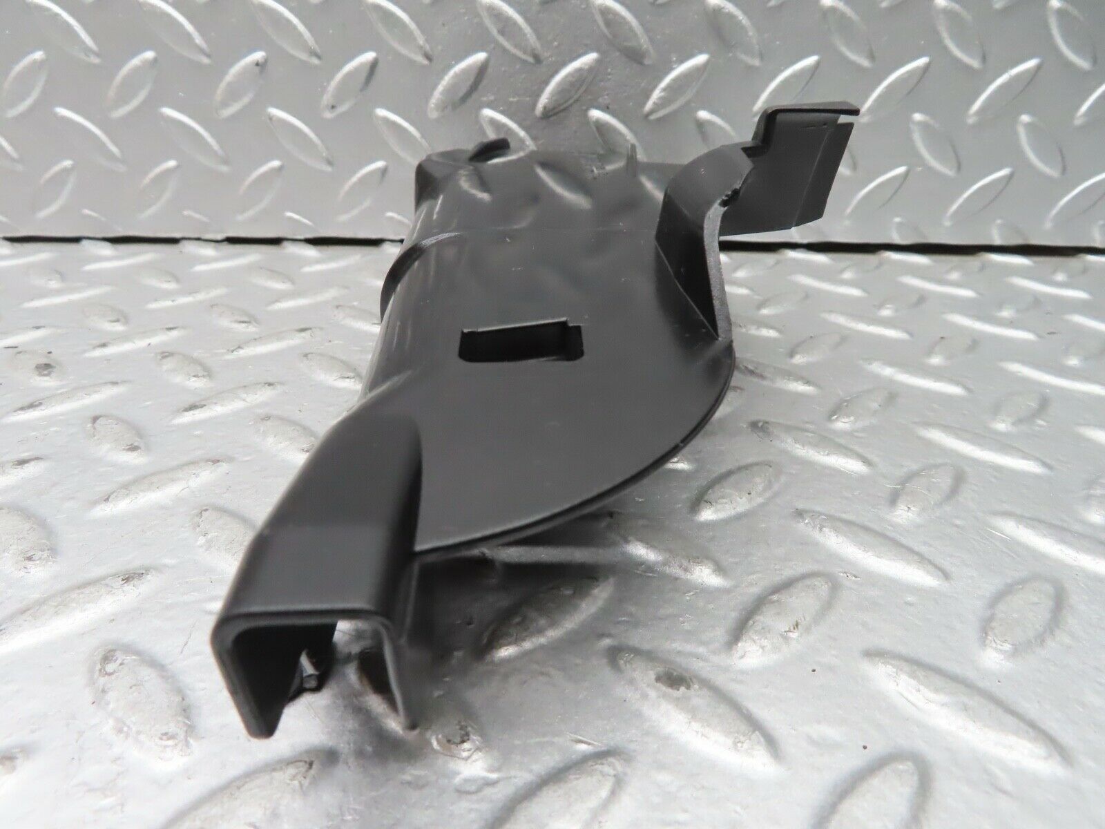 21626 Mercedes-Benz W126 300SE Front Right Door Lock Inner Cover 1267230408