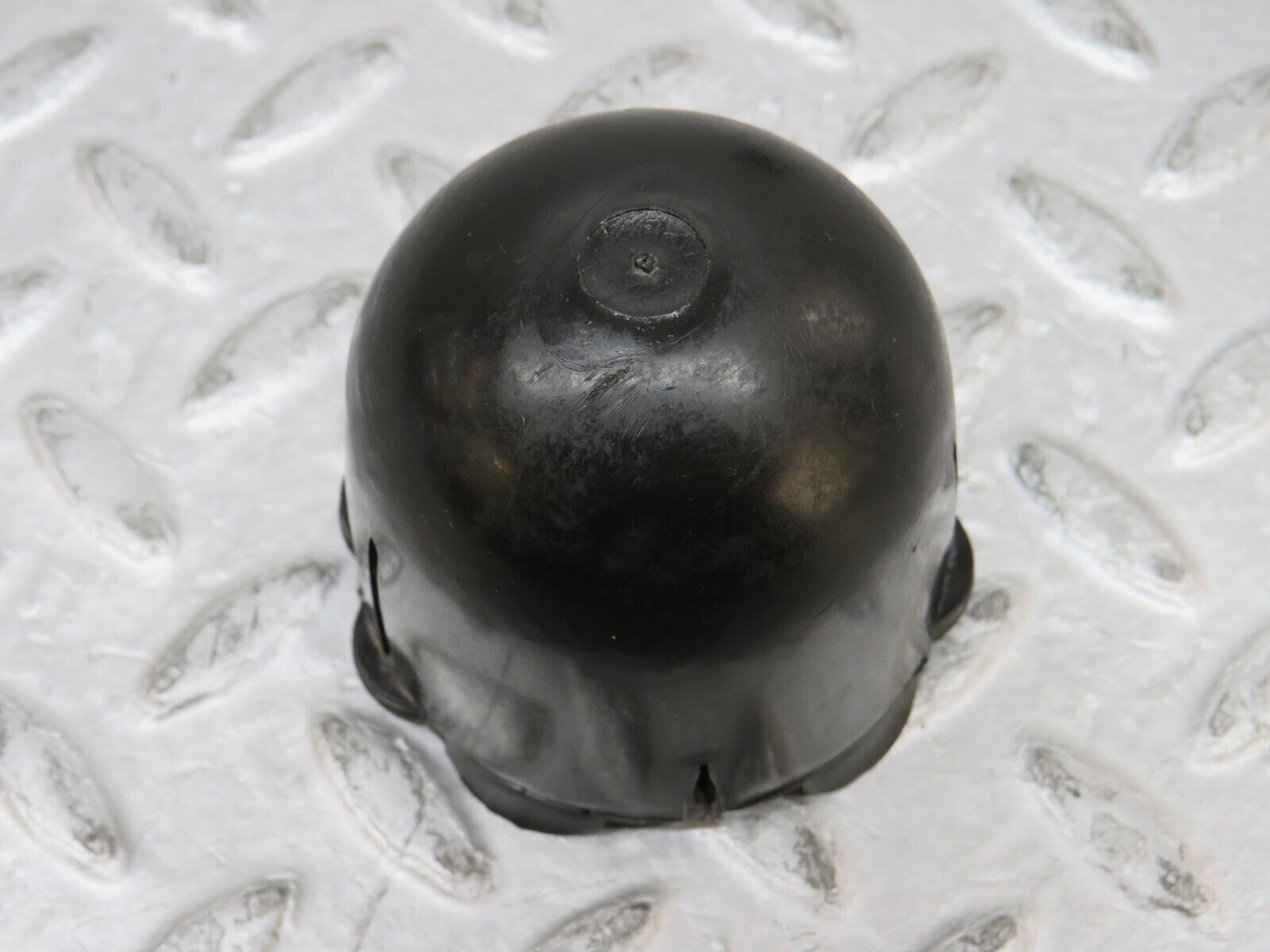 37424 Mercedes-Benz W109 300SEL Rear Shock Absorber Top Plastic Cap 2x