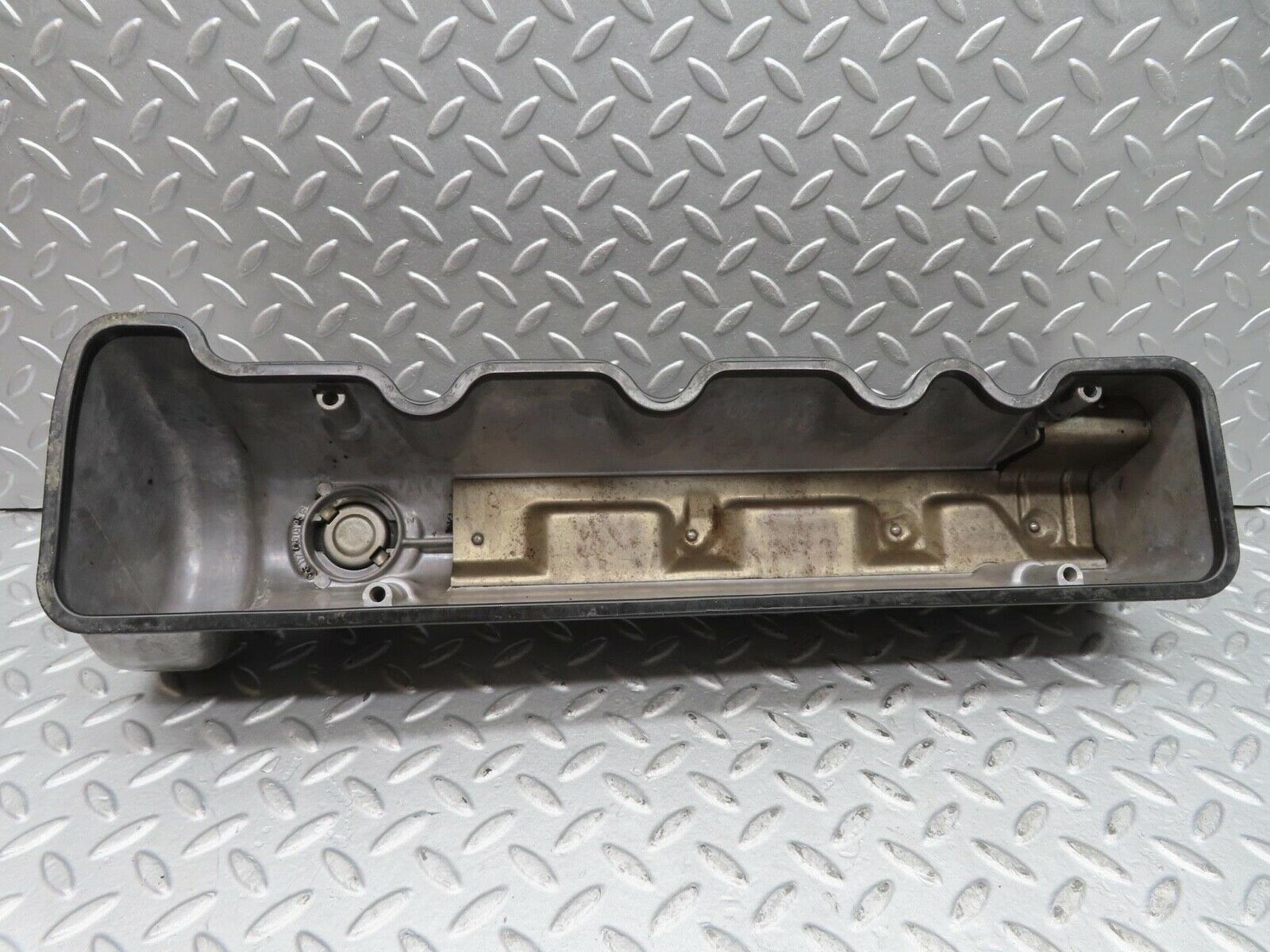 16730 Mercedes-Benz C107 380SLC Cylinder Head Valve Cover Right 1170160105