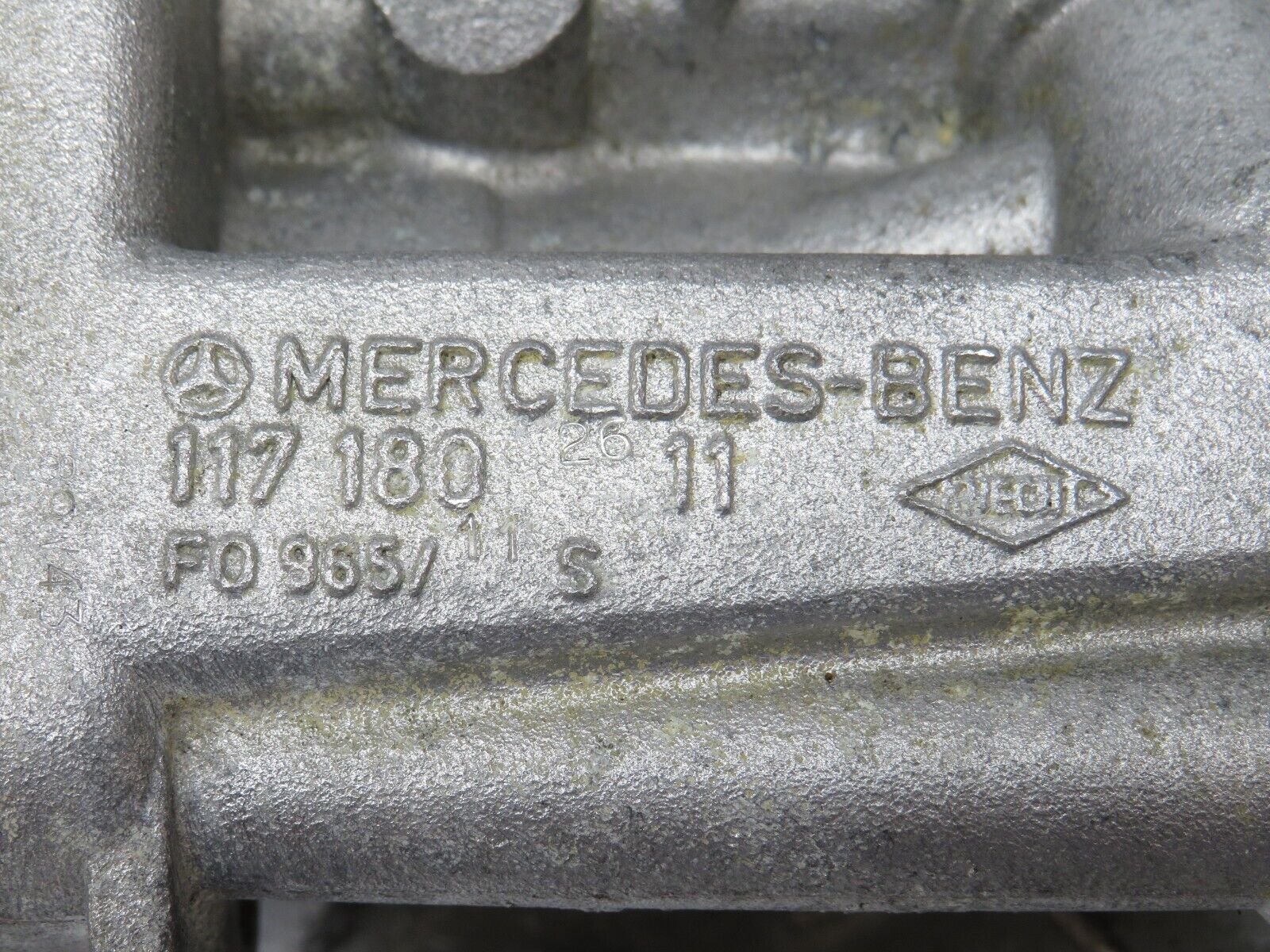 36333 Mercedes-Benz W126 420SE Oil Filter Housing 1171802611 1171840008