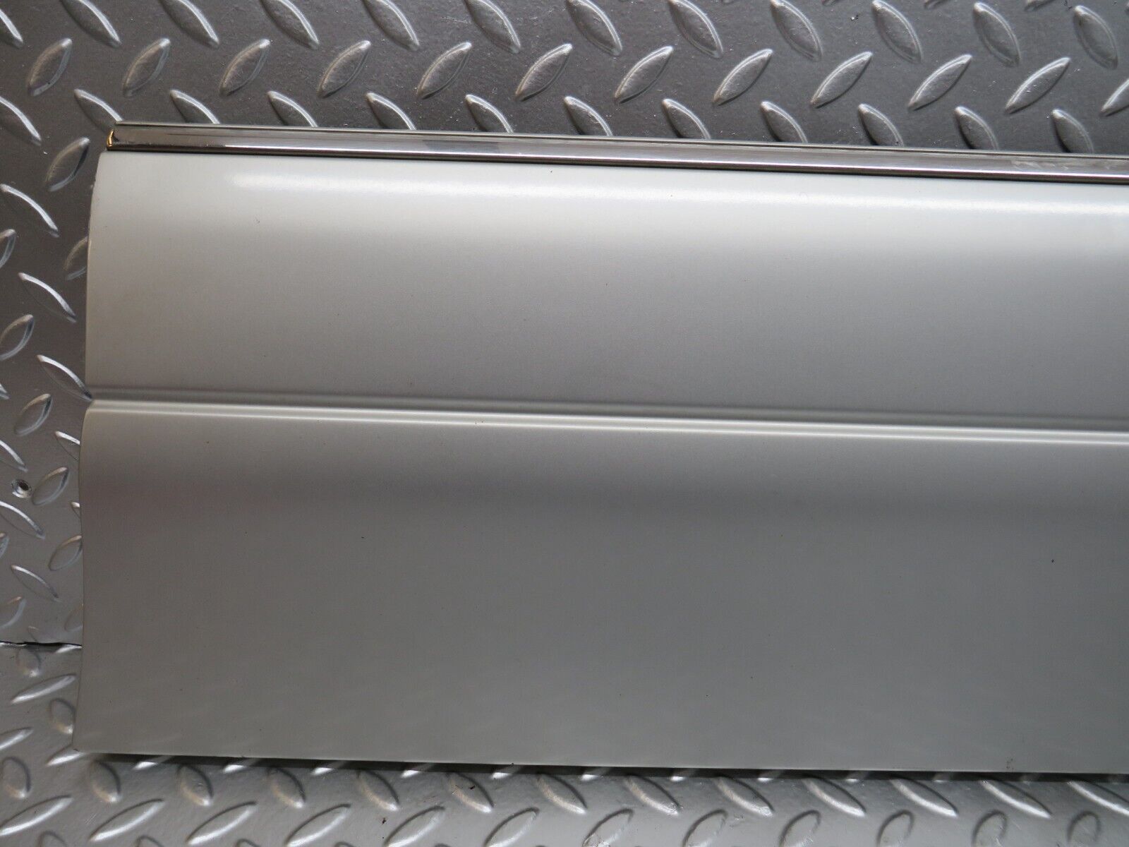 24807 Mercedes-Benz W140 S320 Front Right Door Lower Trim 1406907240