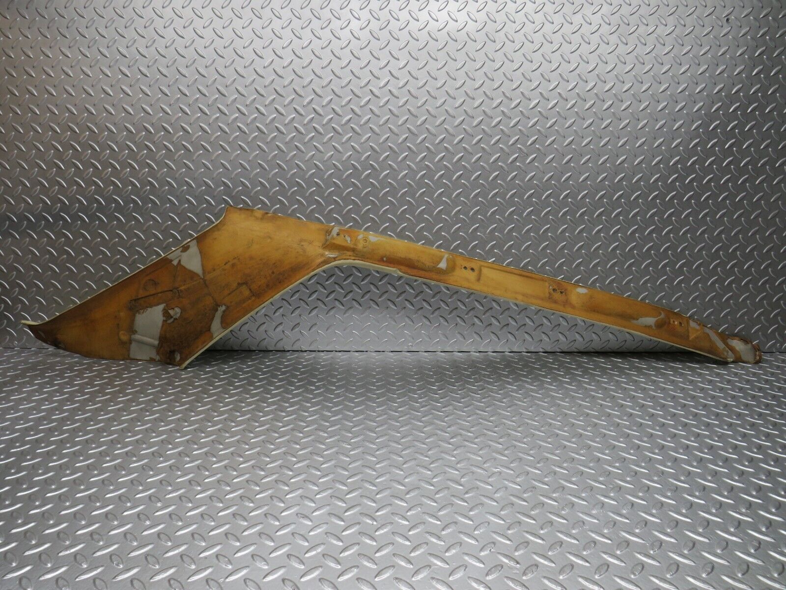 0746 Mercedes-Benz C107 350SLC Coupe C Pillar Cover Beige Right Side