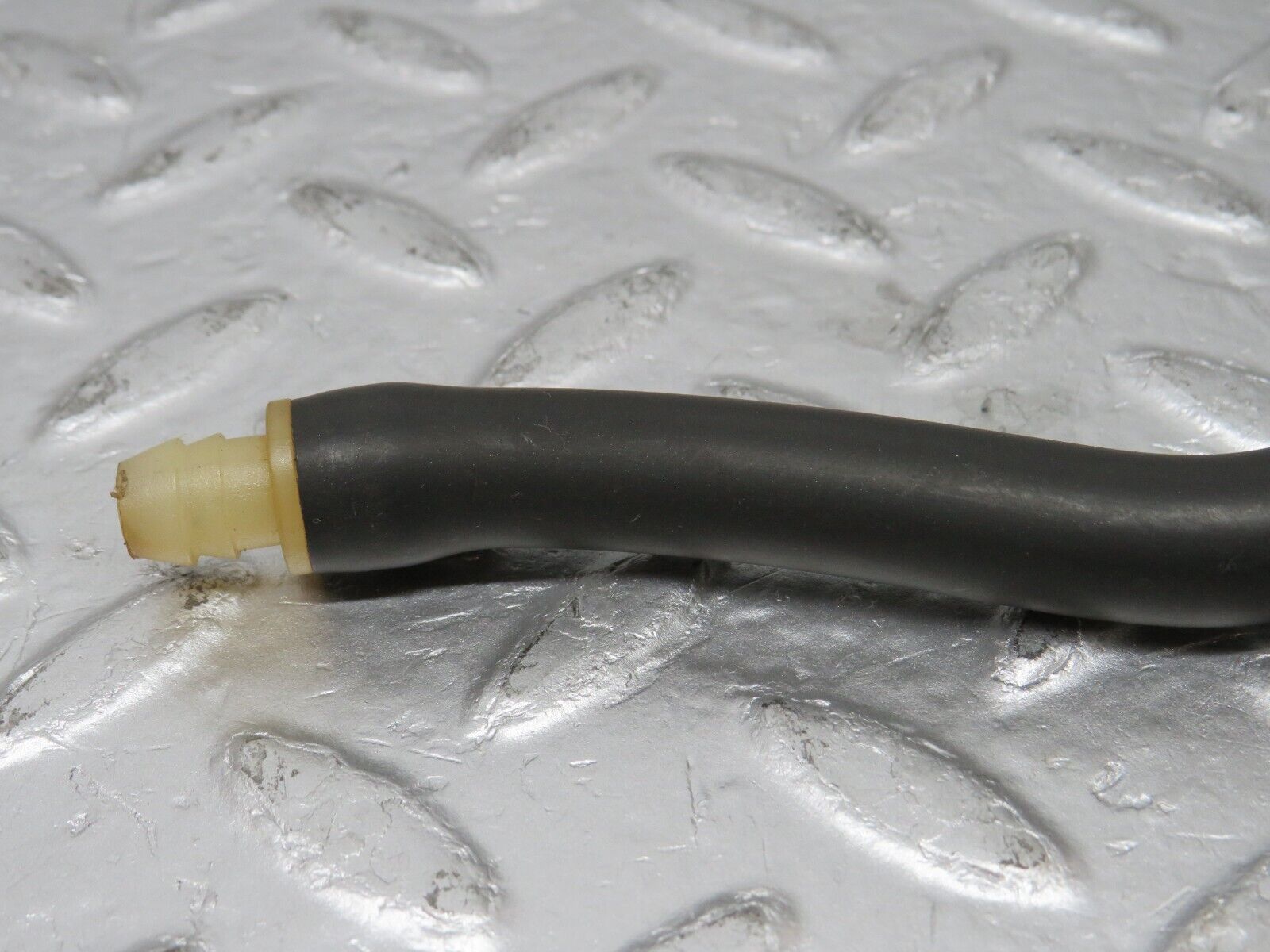 33733 Mercedes-Benz W201 190E 2.0L Crankcase Breather Pipe 1020943882