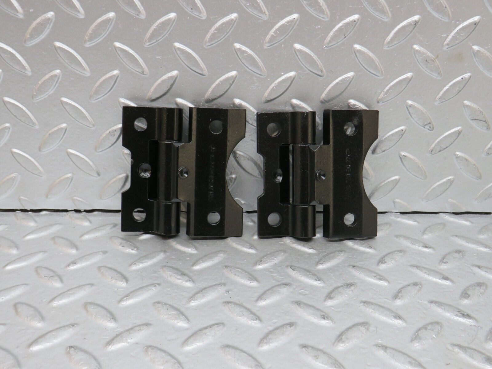 27912 Mercedes-Benz W123 280E Door Hinge Pair 1237200037