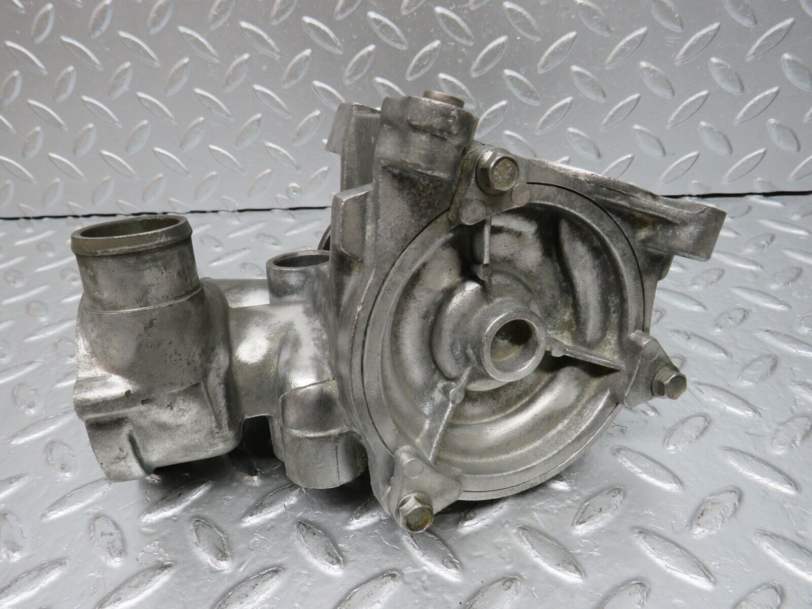 32616 Mercedes-Benz S124 300TE Wagon Water Pump