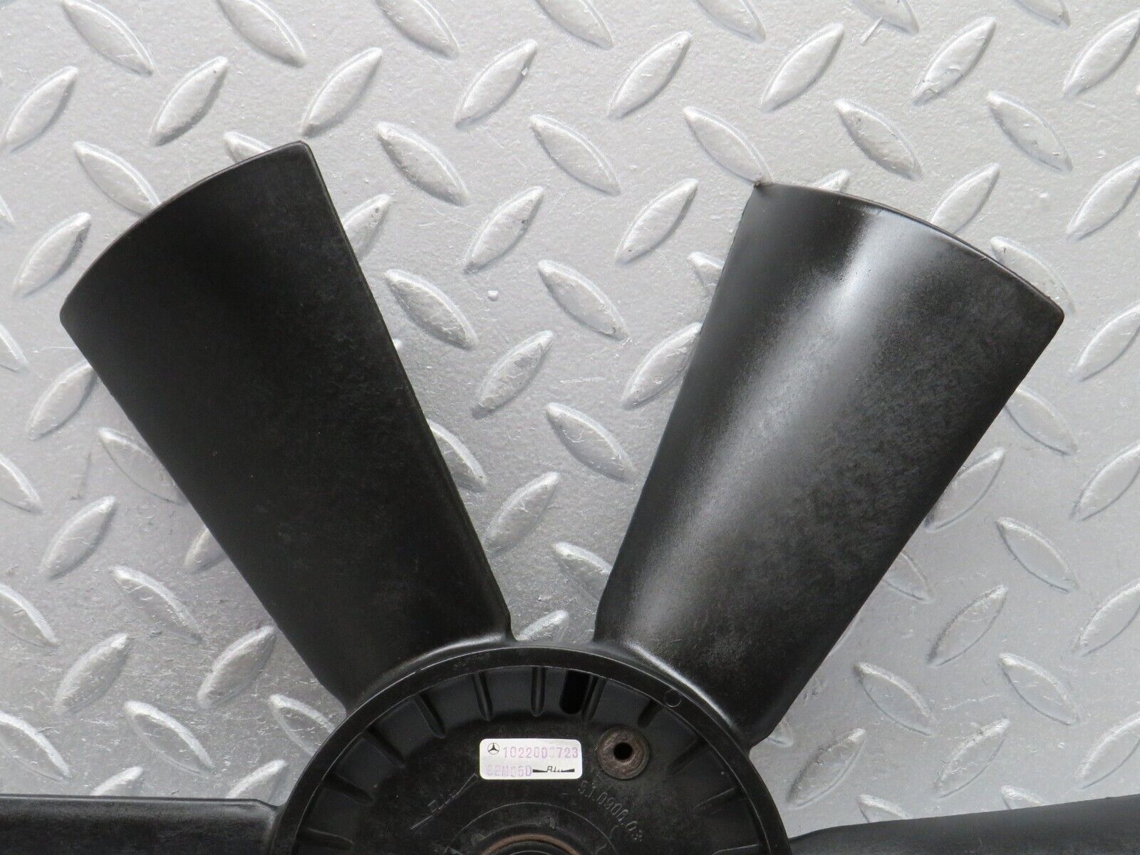 36651 Mercedes-Benz W201 190E 2.0L Engine Cooling Fan 1022050506