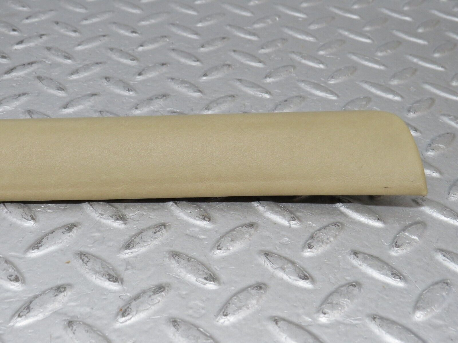 36487 Mercedes-Benz W201 190E 2.0L A Pillar Cover Trim Right Side Beige 2016922089