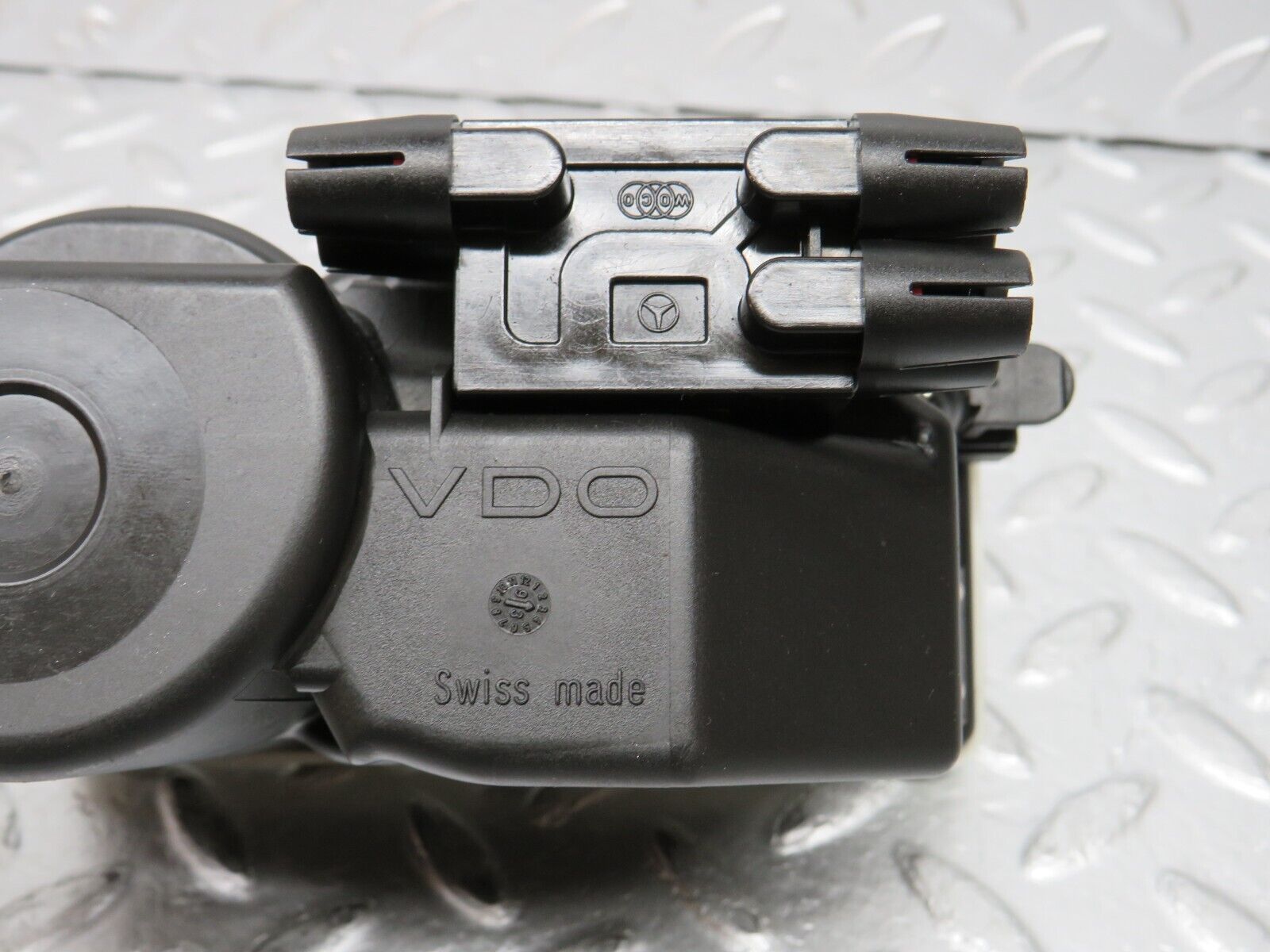 31690 Mercedes-Benz W201 190LE 1.8L Central Lock Vacuum Pump 1248001448