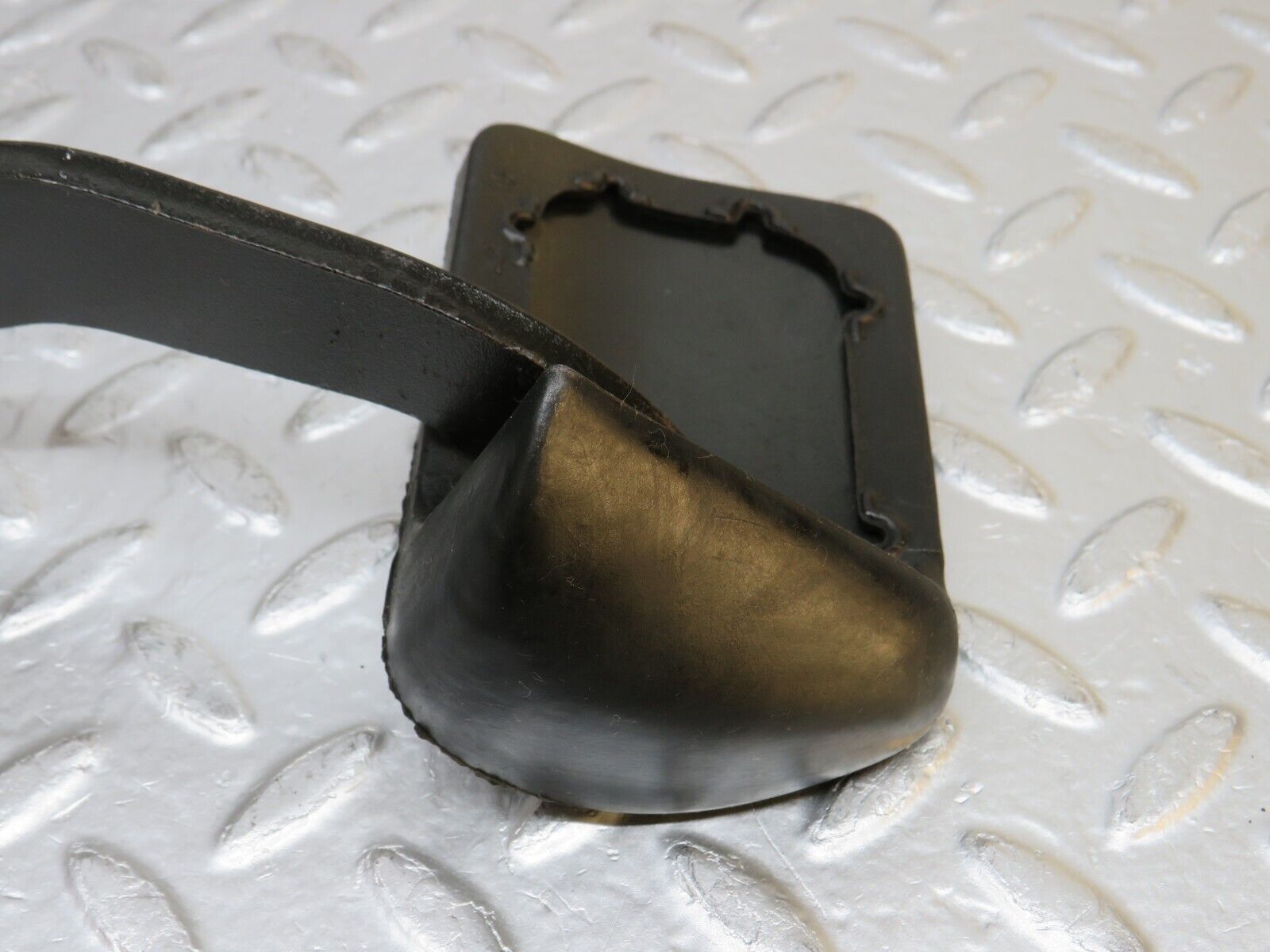 32241 Mercedes-Benz W123 230E Brake Pedal With Rubber 1232910082