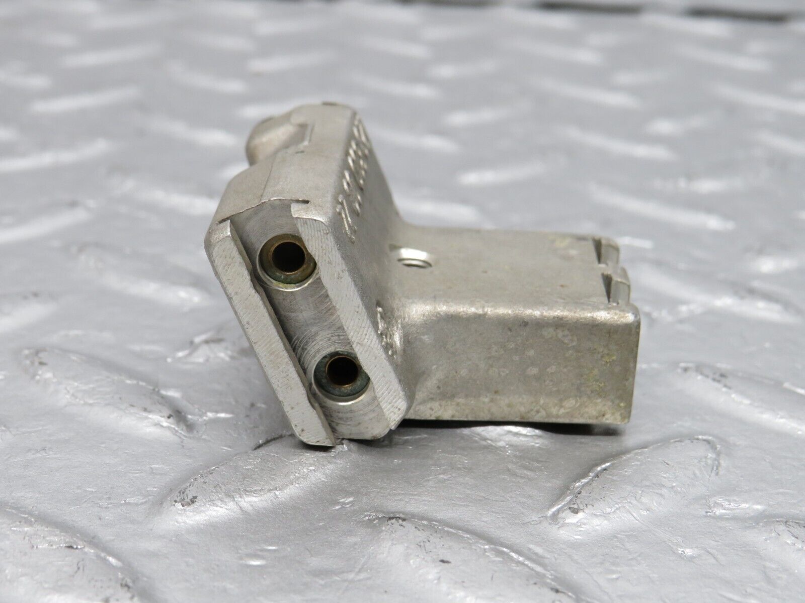 39798 Mercedes-Benz R129 320SL Coupe Soft Top Hydraulic Distributor 1298000022