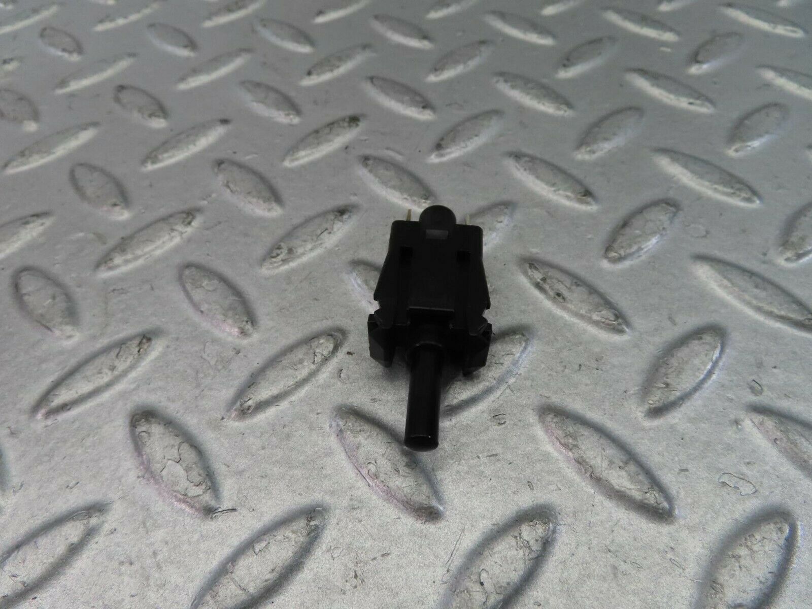 9458 Mercedes-Benz C124 300CE Coupe Door Contact Switch 0015458714