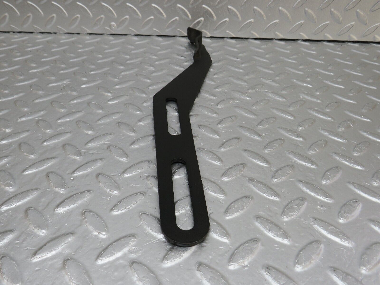 34611 Mercedes-Benz C126 380SEC Coupe Exhaust Bracket