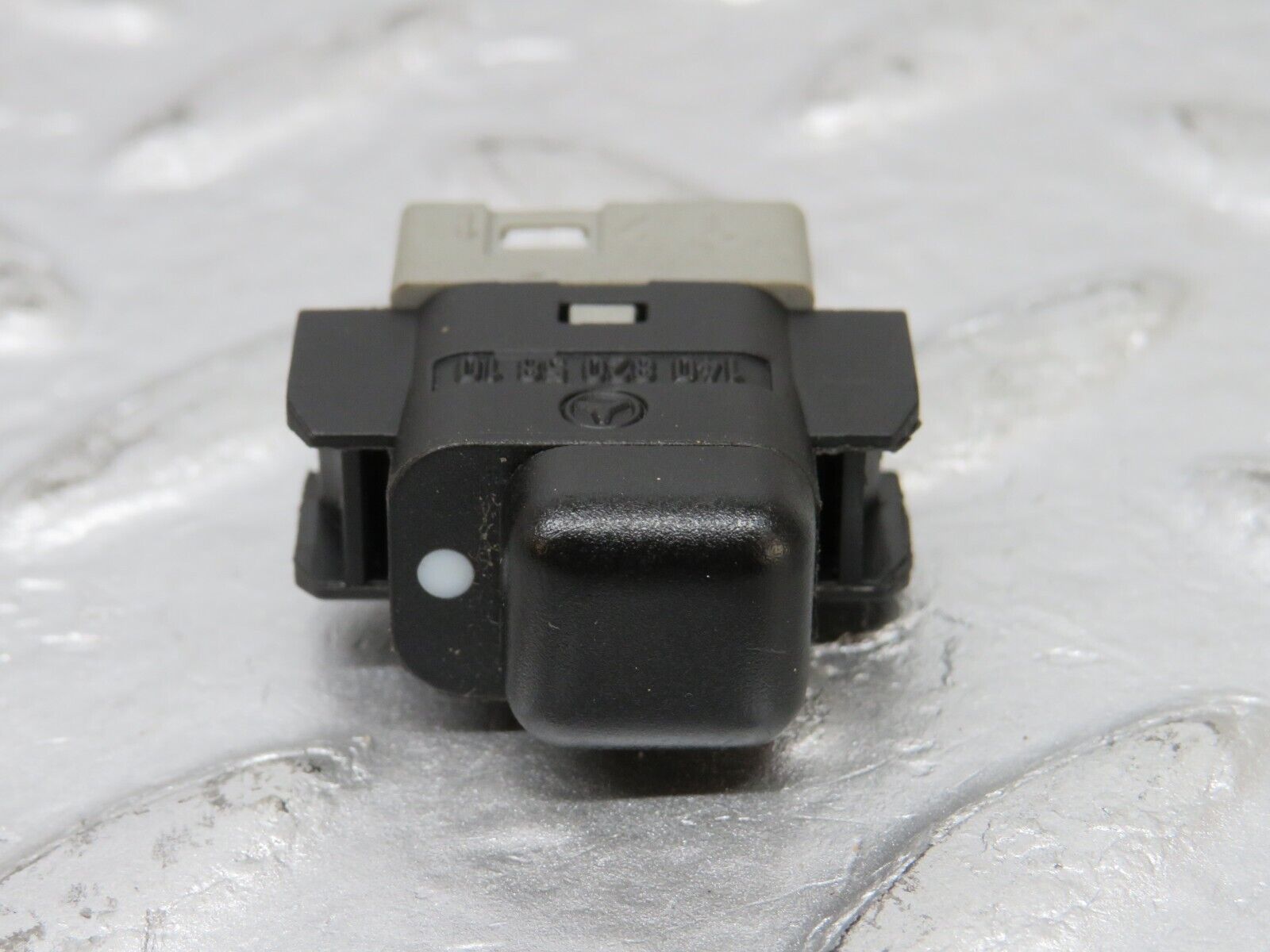 33318 Mercedes-Benz W202 C180 Child Lock Control Switch 1408205810