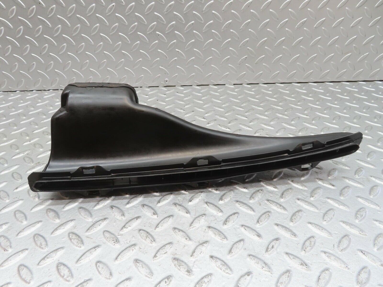 13812 Mercedes-Benz W123 200 Air Duct Vent Left And Right Side 1238300119