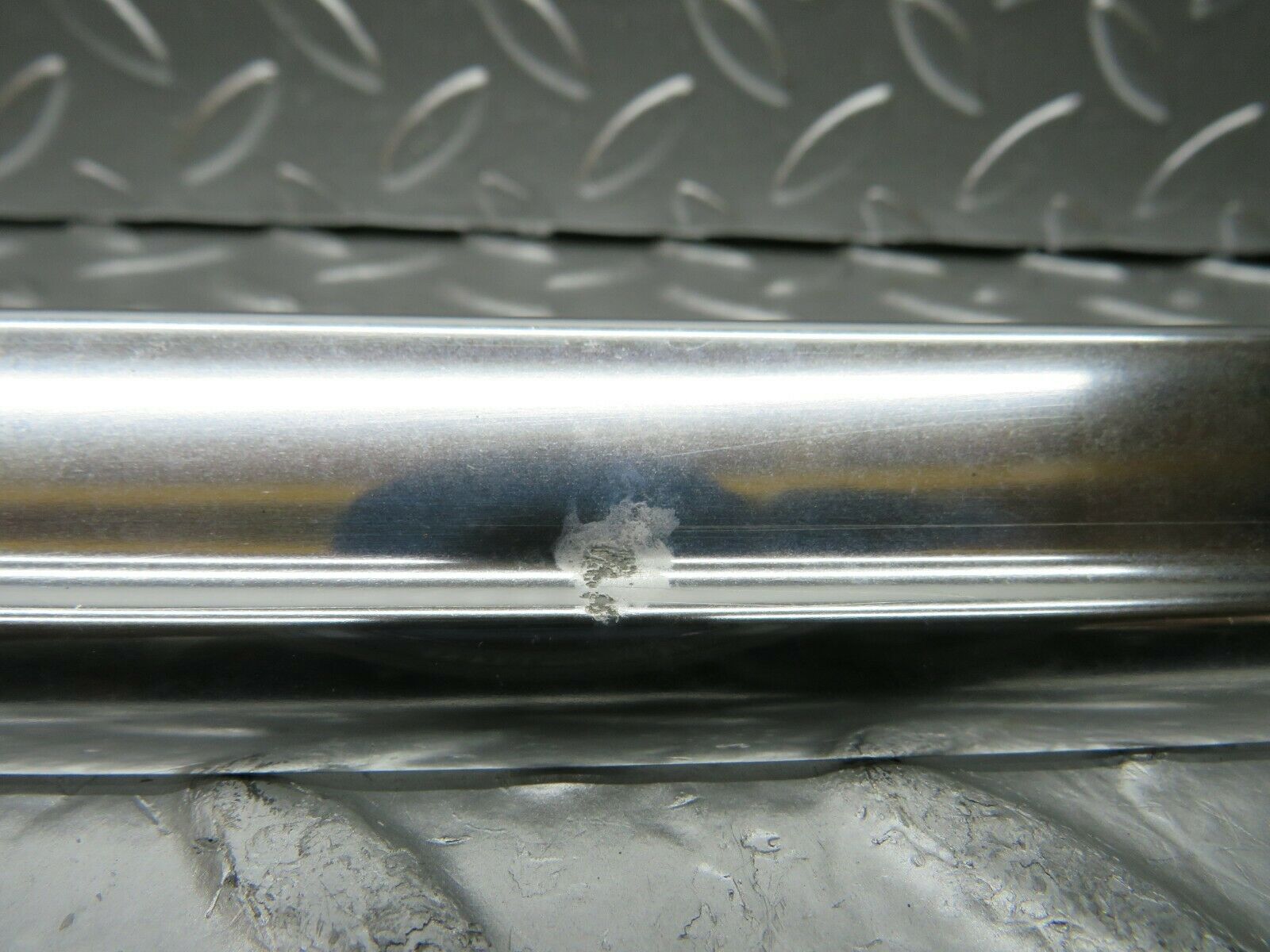 22737 Mercedes-Benz C107 450SLC Coupe Right Door Chrome Trim