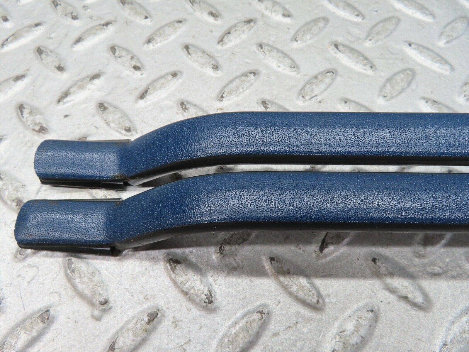 17825 Mercedes-Benz W116 450SEL Interior Roof Grab Handle Set Blue