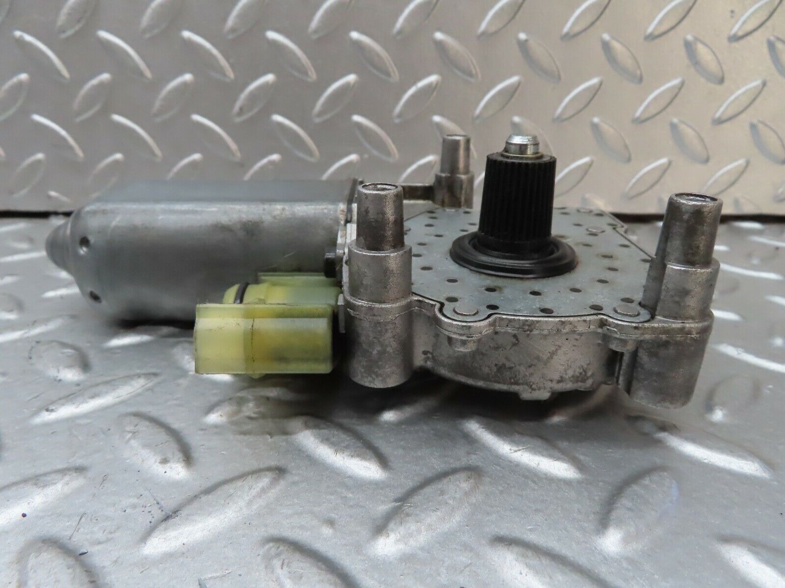 19519 Mercedes-Benz C140 CL420 Coupe Rear R Window Regulator Motor 0130821514