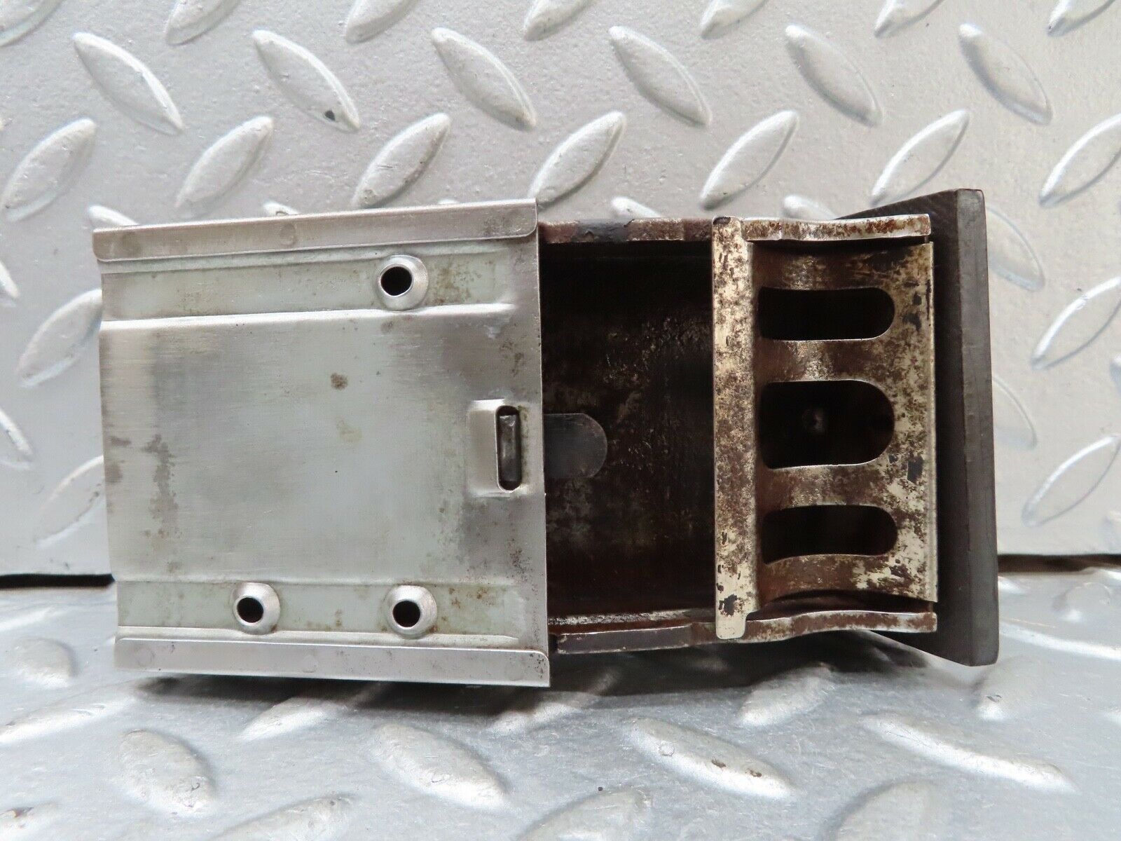 18940 Mercedes-Benz W121 190b Ponton Dashboard Ashtray