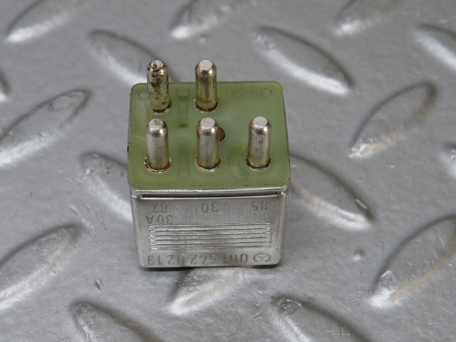 36906 Mercedes-Benz C126 420SEC Coupe Multi Purpose Relay 0015420219