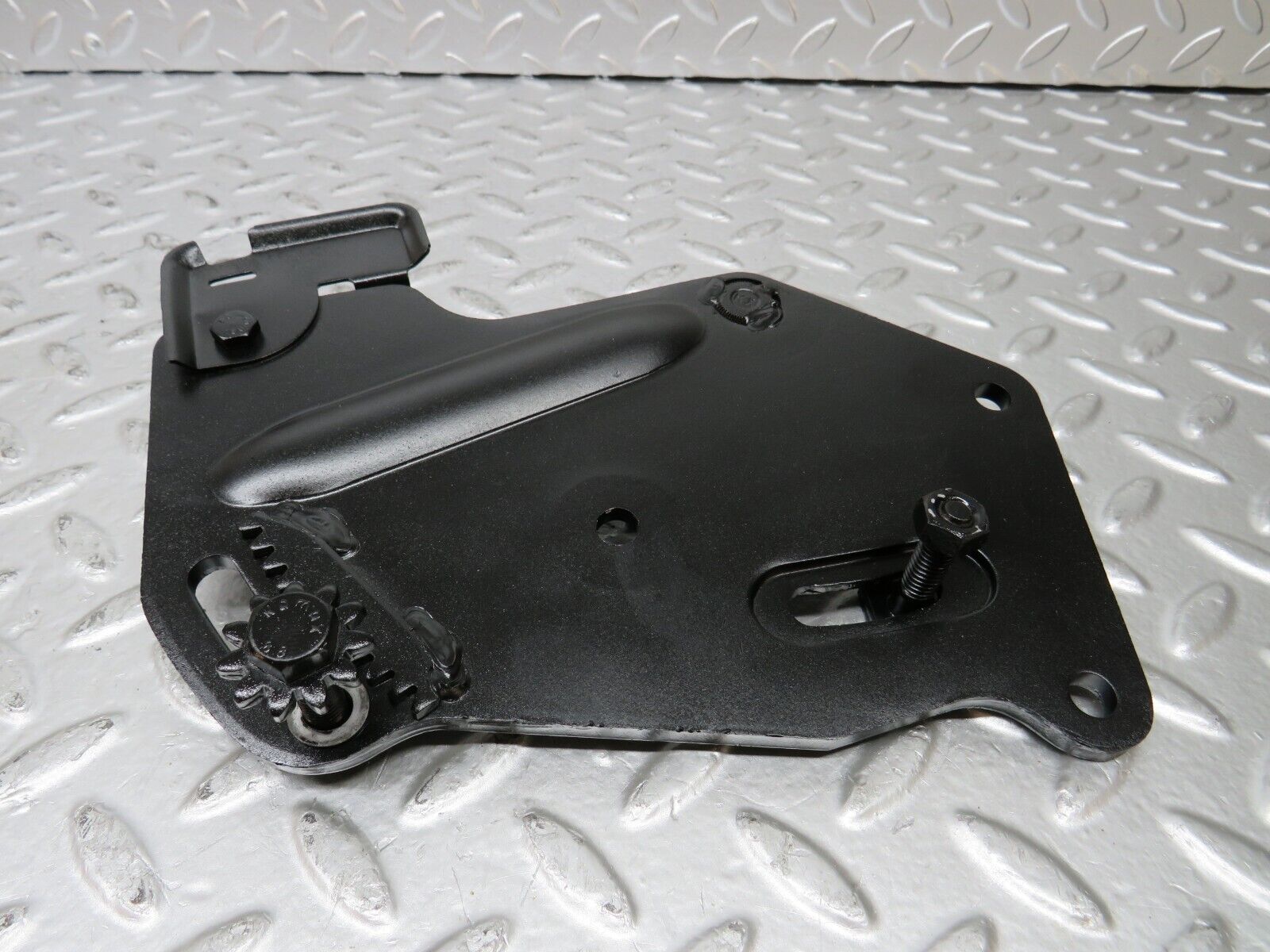 26239 Mercedes-Benz W116 450SE Power Steering Pump Bracket