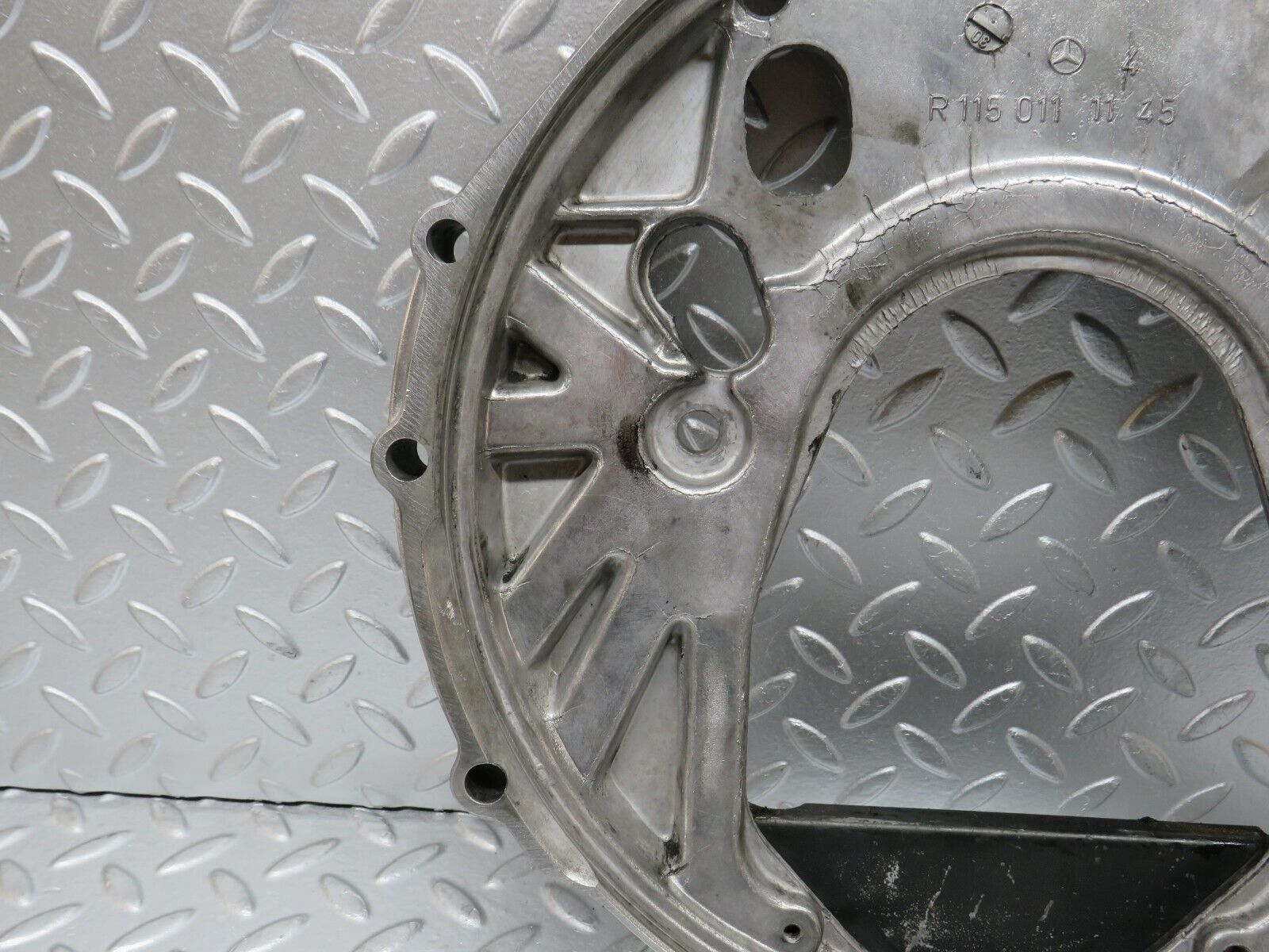 31141 Mercedes-Benz W123 200D Gearbox Flange 1150111145