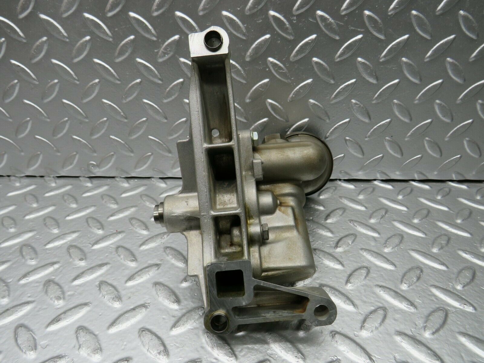 22555 Mercedes-Benz C124 E220 Coupe Oil Pump 1111810201 6041810620