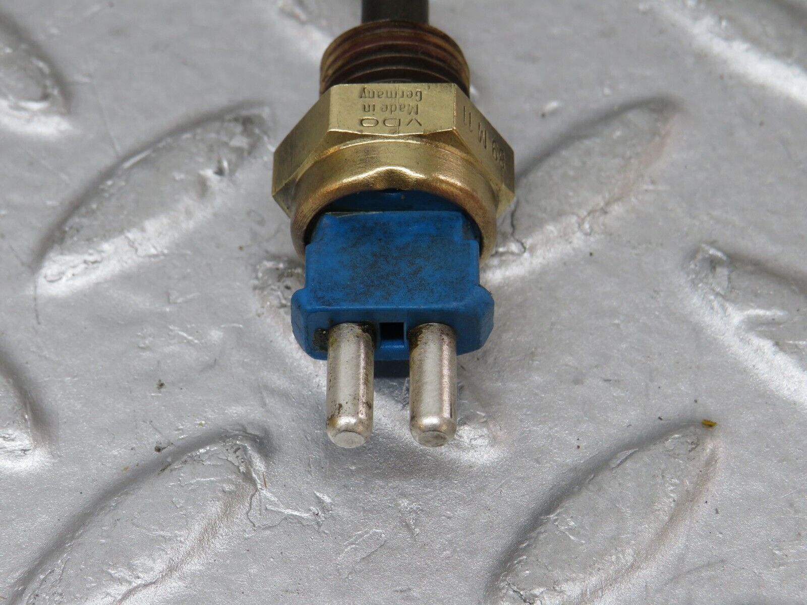 36255 Mercedes-Benz W126 420SE Coolant Temperature Sensor VDO 0085424517