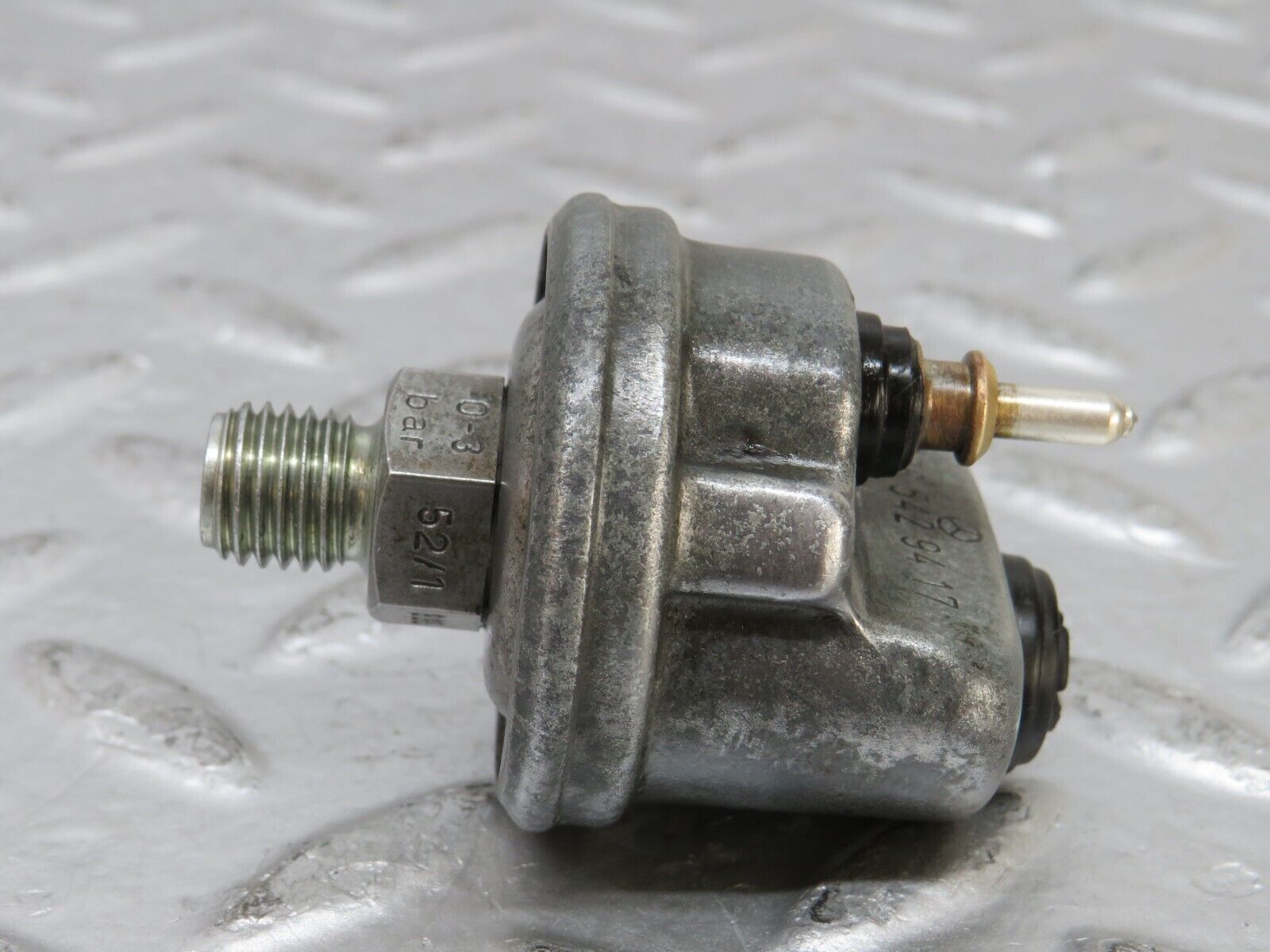 25780 Mercedes-Benz W124 280E Oil Pressure Sensor 0065429417