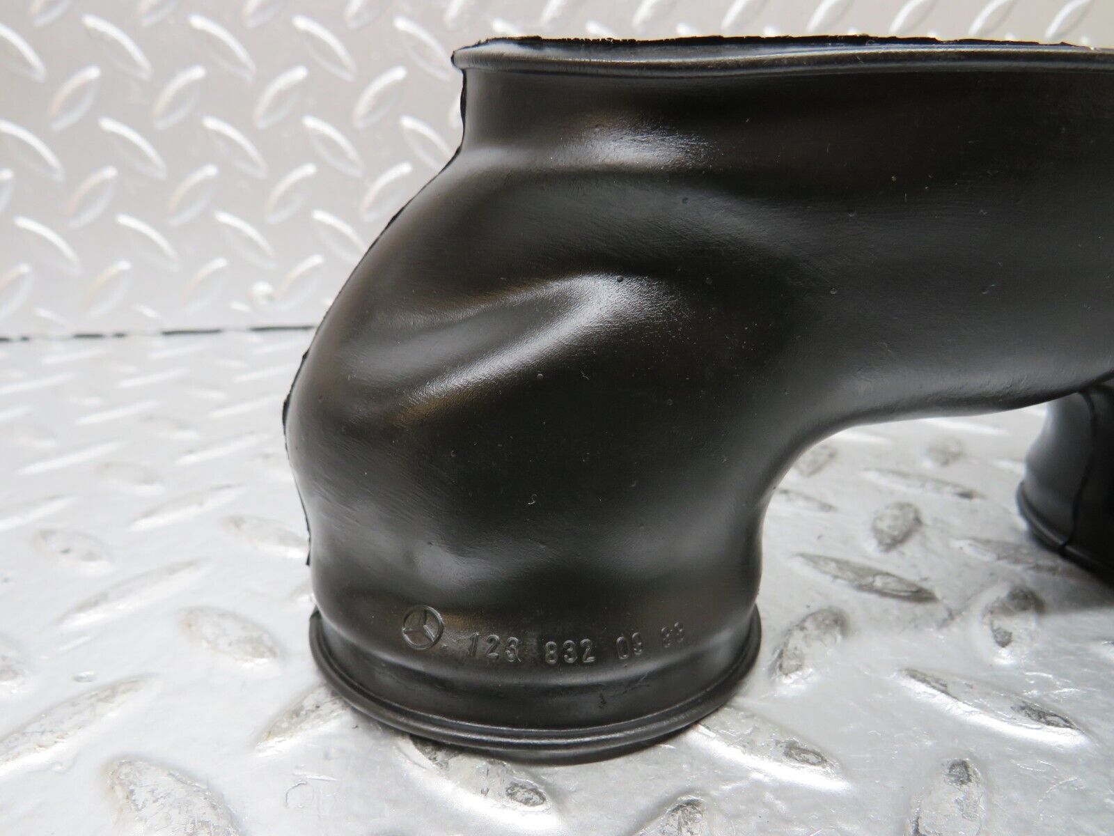 26988 Mercedes-Benz W123 240D Air Duct Rubber Hose 1238320988