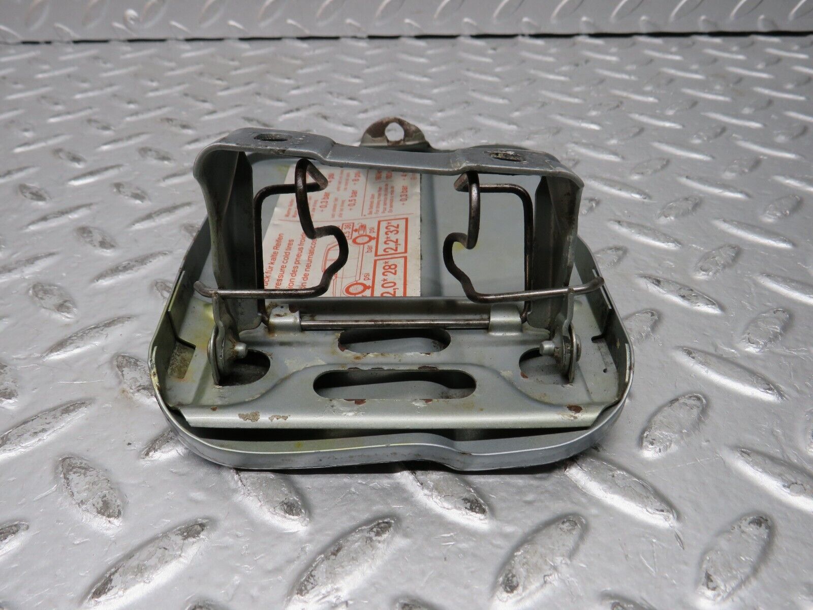 32064 Mercedes-Benz W123 230E Fuel Tank Flap Cap 1235840039