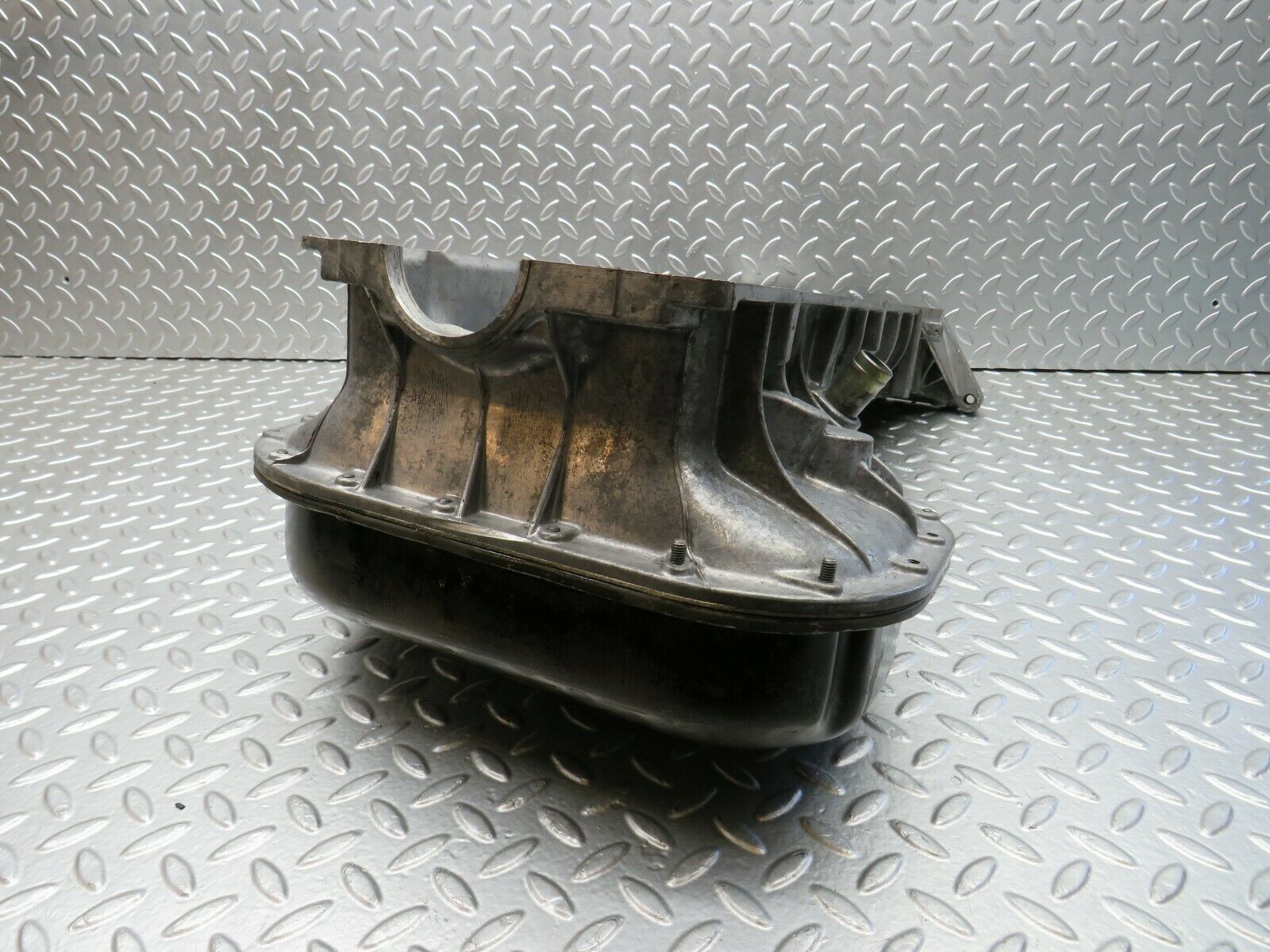 24124 Mercedes-Benz W123 280E Oil Pan Oil Sump 1100140208