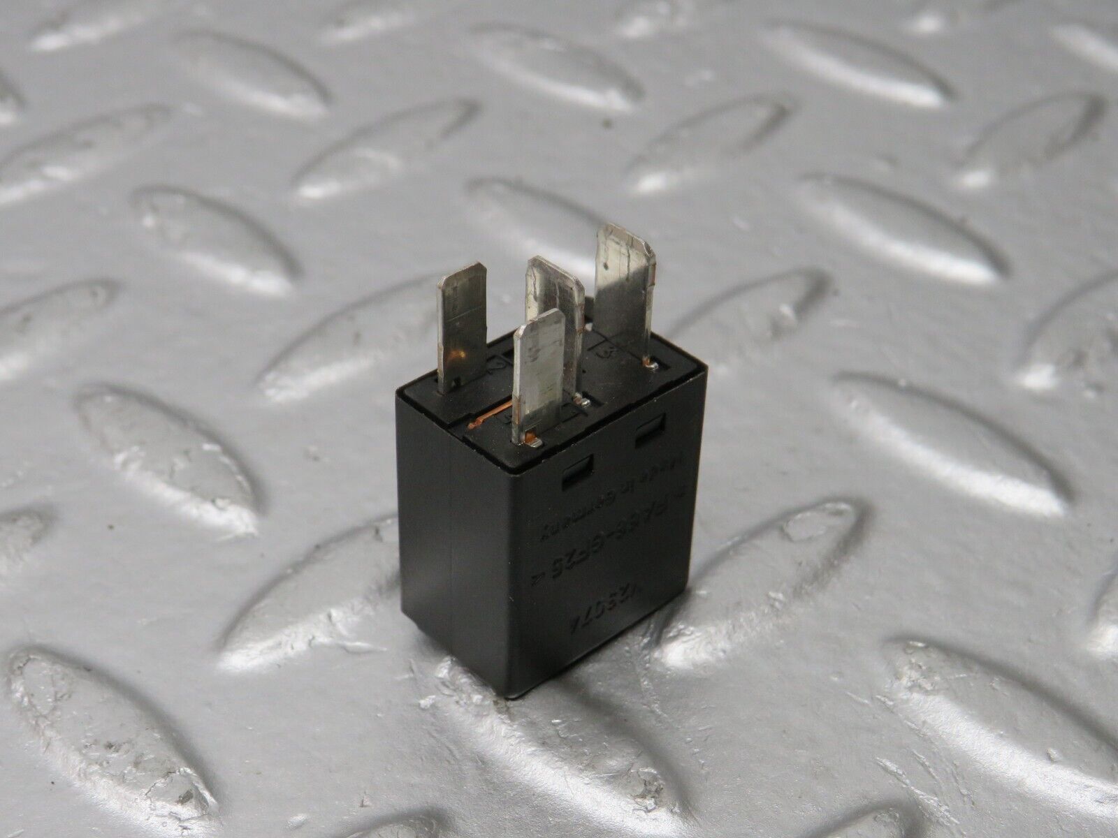 39701 Mercedes-Benz R129 320SL Coupe Indicator Relay 0025421119