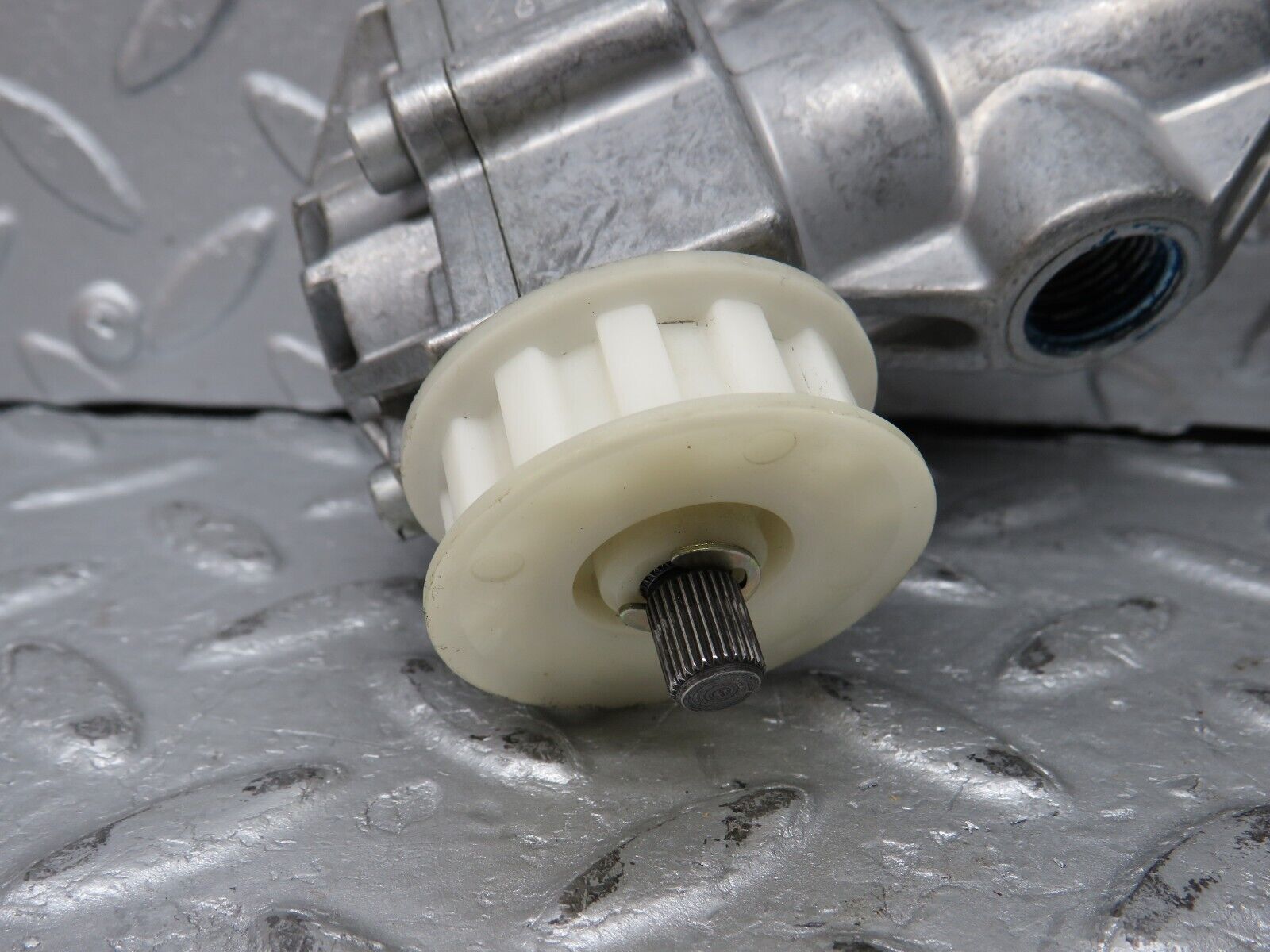 36846 Mercedes-Benz R129 300SL-24 Front Left Seat Recline Mechanism 1299101161