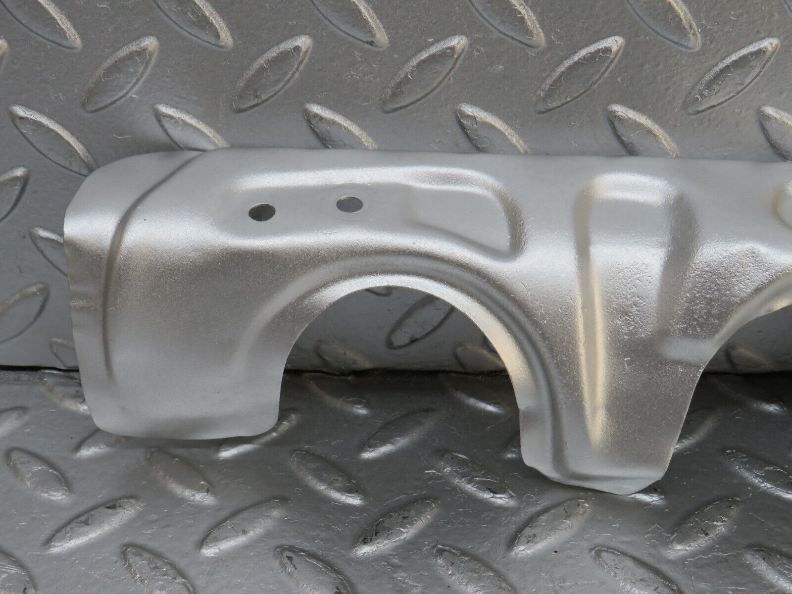 33049 Mercedes-Benz W126 380 V8 M116 Exhaust Manifold Heat Shield