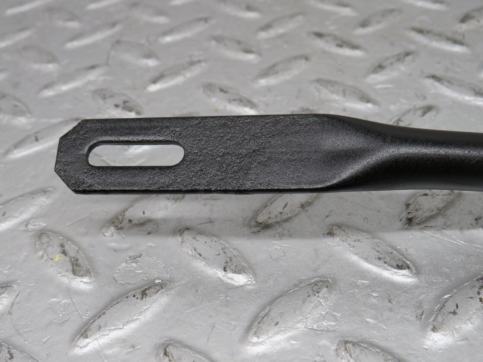 36776 Mercedes-Benz W201 190E 2.0L Horn Bracket Holder