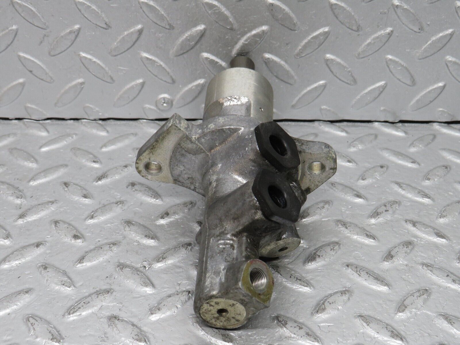 38740 Mercedes-Benz W201 190E 2.6L Brake Master Cylinder ATE