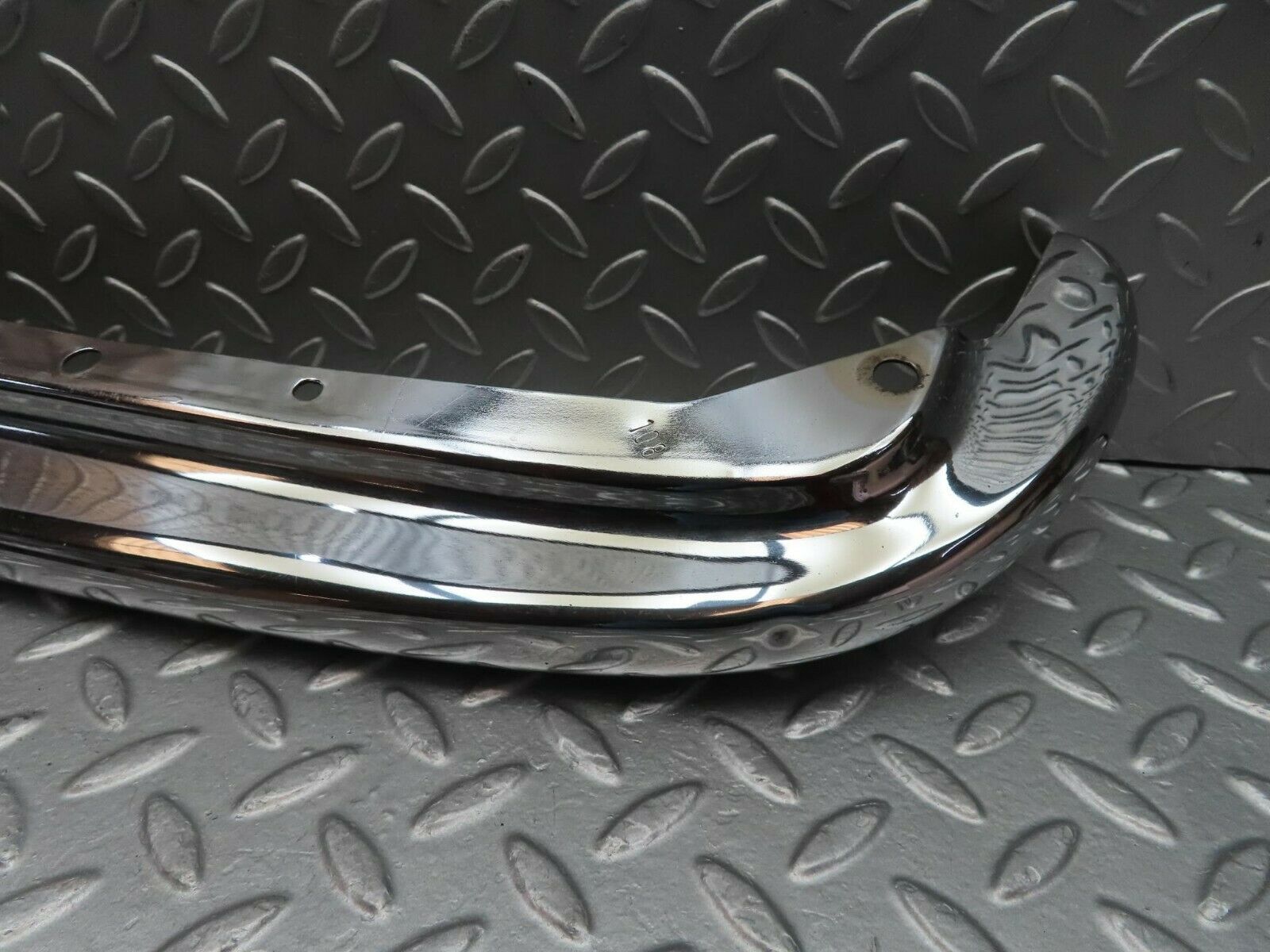 10626 Mercedes-Benz W108 Rear Left Upper Bumper Corner