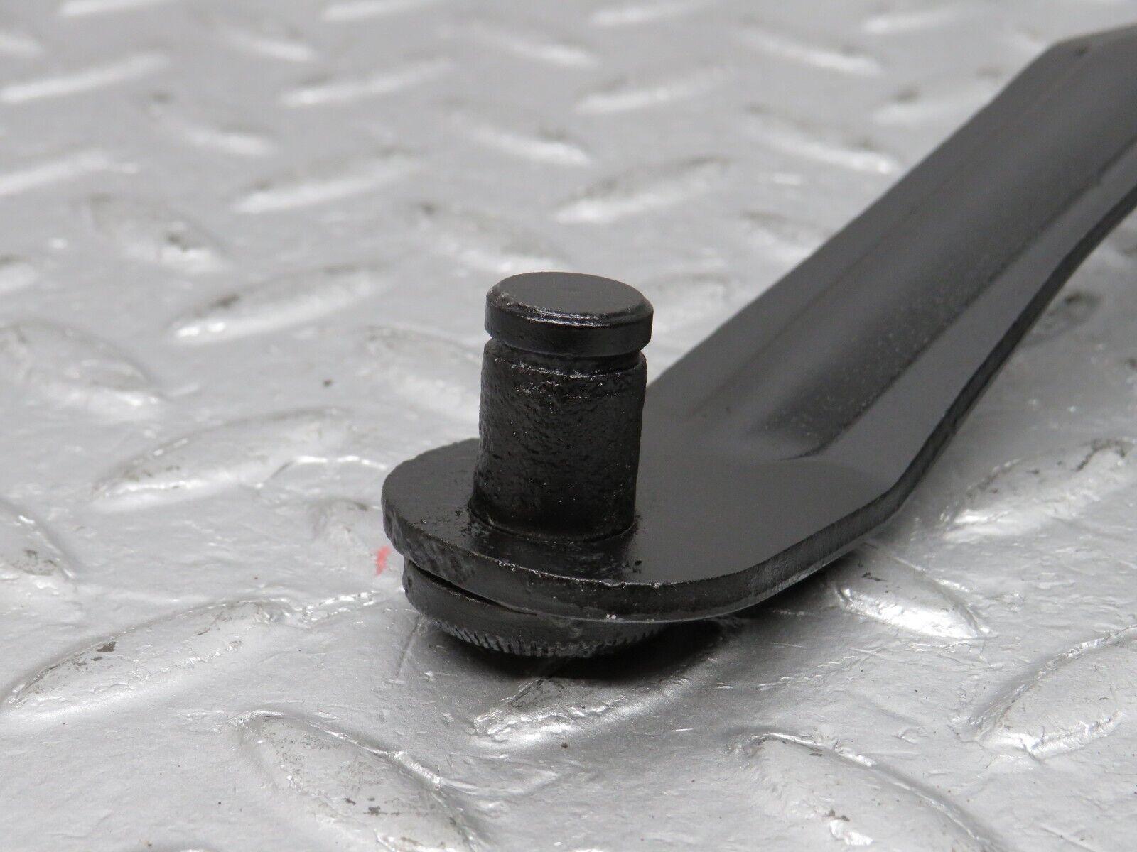 40547 Mercedes-Benz W123 300D Bonnet Hinge Right Side