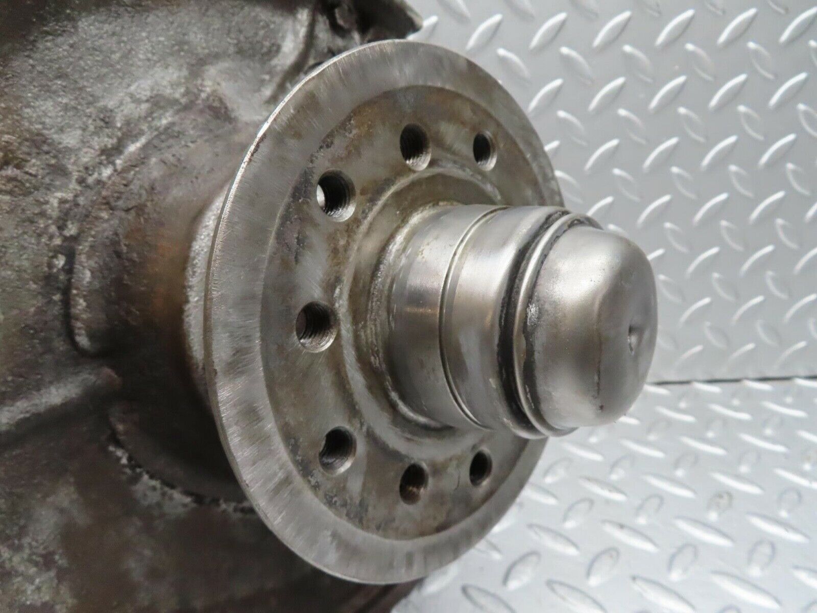 14825 Mercedes-Benz W116 350SE Front Left Wheel Hub