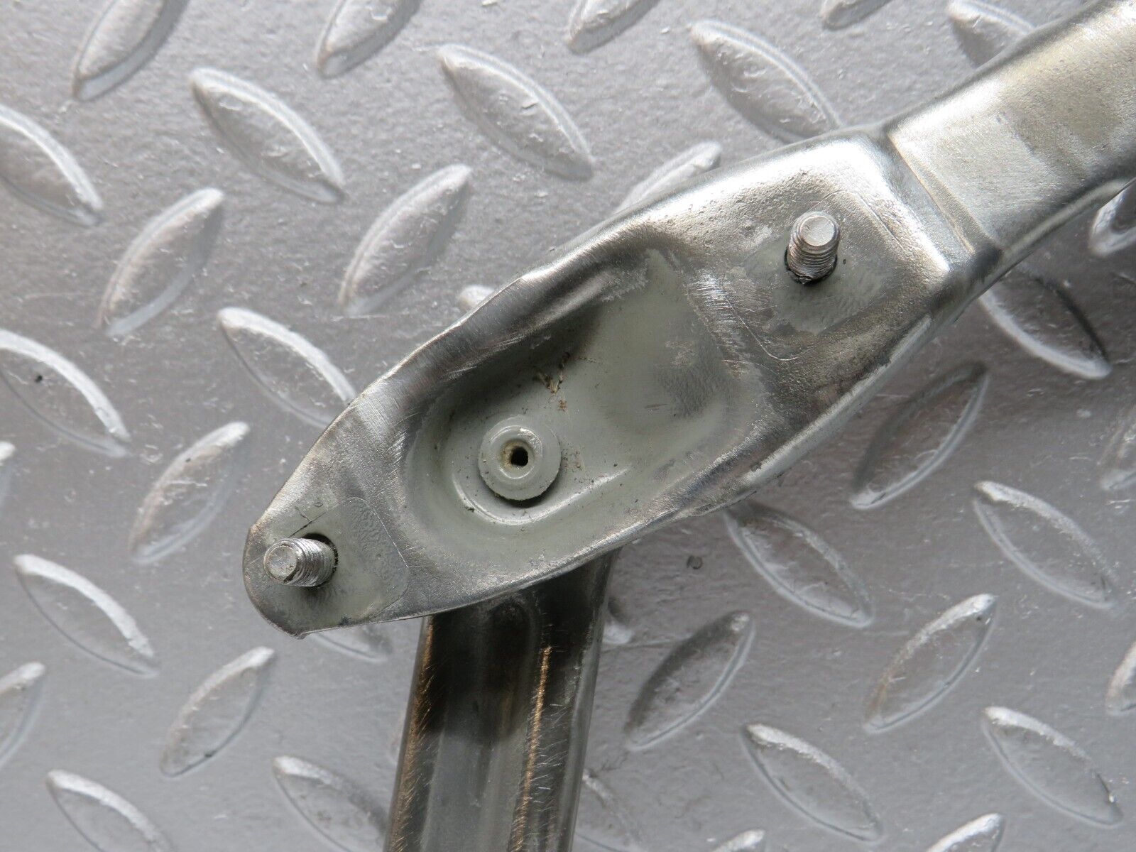 31660 Mercedes-Benz W201 190LE 1.8L Bonnet Hinge Left Side