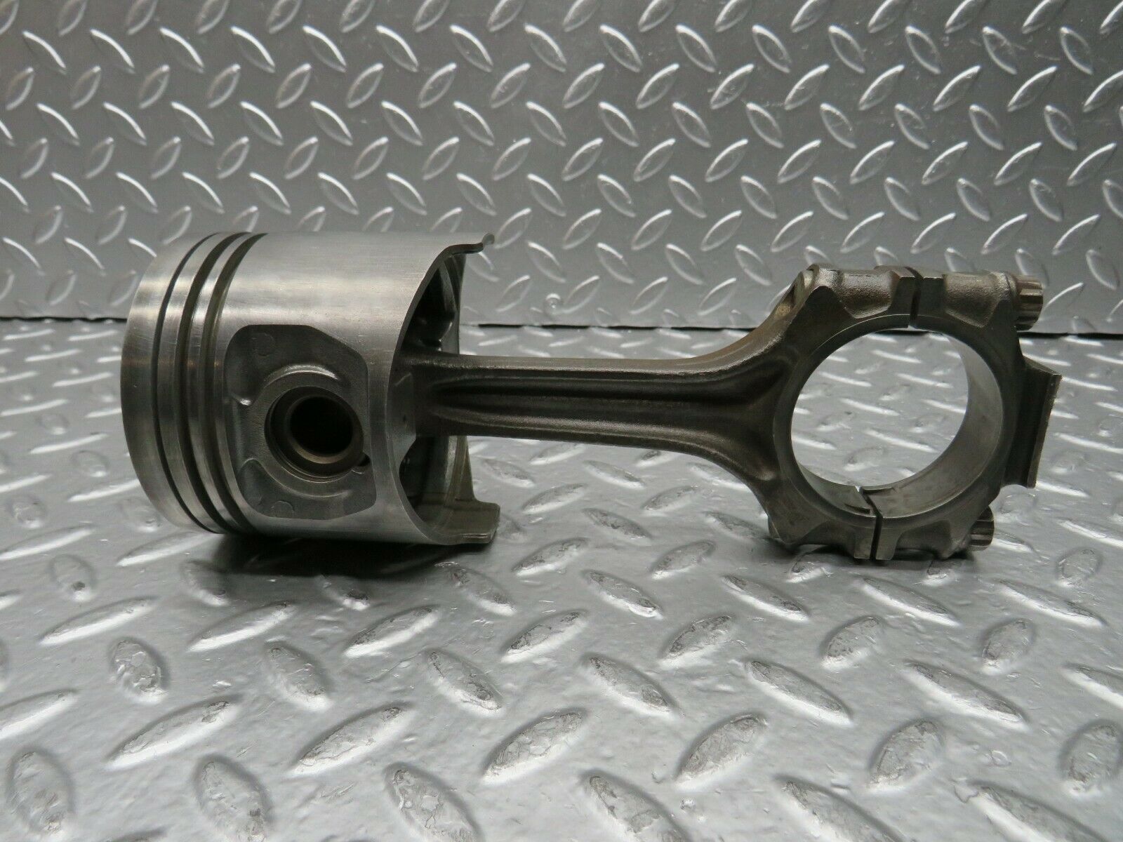 22795 Mercedes-Benz C107 450SLC Coupe Piston With Connecting Rod 92.48 mm