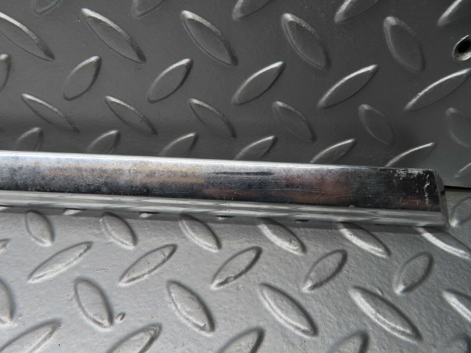 20822 Mercedes-Benz W114 250CE Coupe Right Door Chrome Moulding Trim